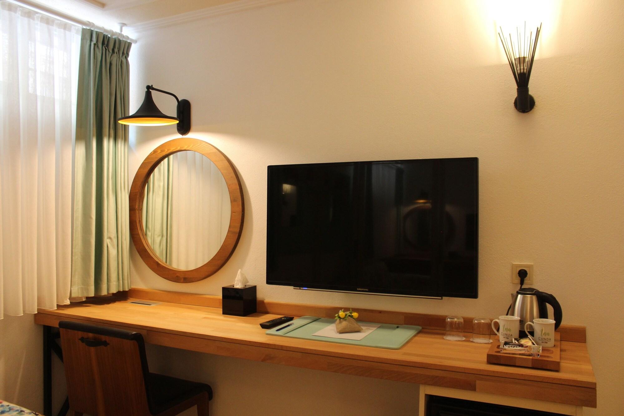 Room 5, A Na Cunda Art Otel, Ayvalık