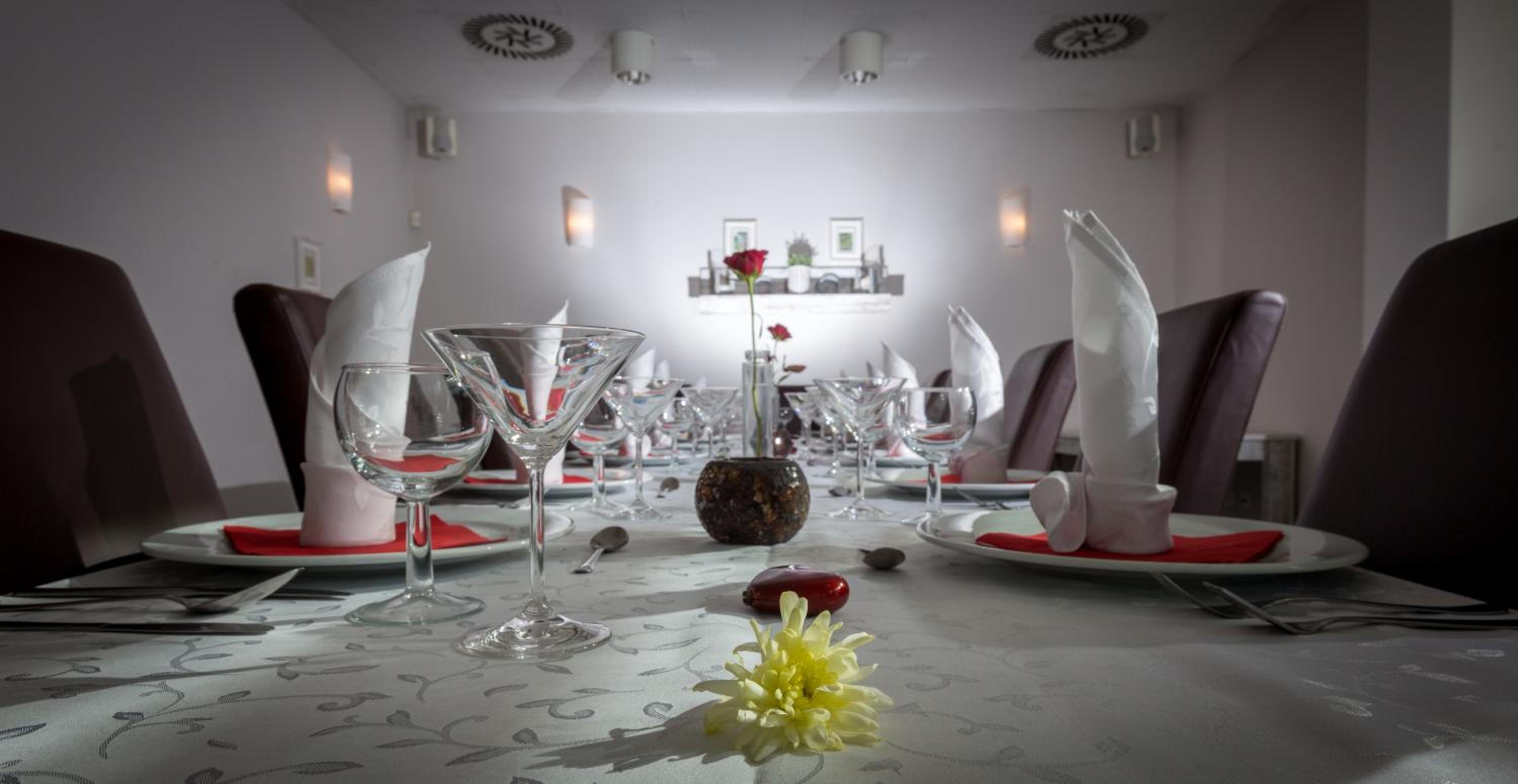 Sareza Hotel