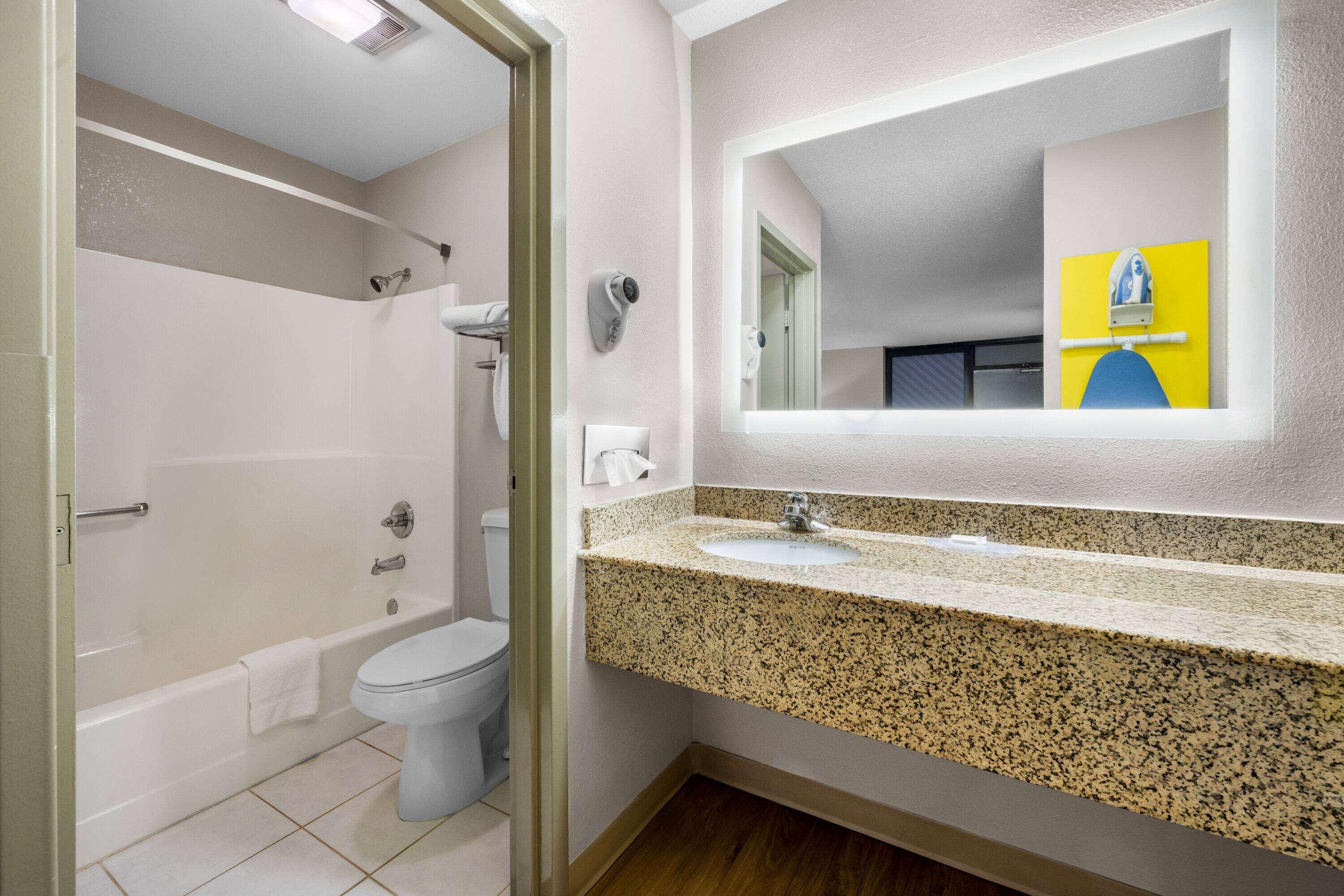 Days Inn by Wyndham Raleigh Midtown