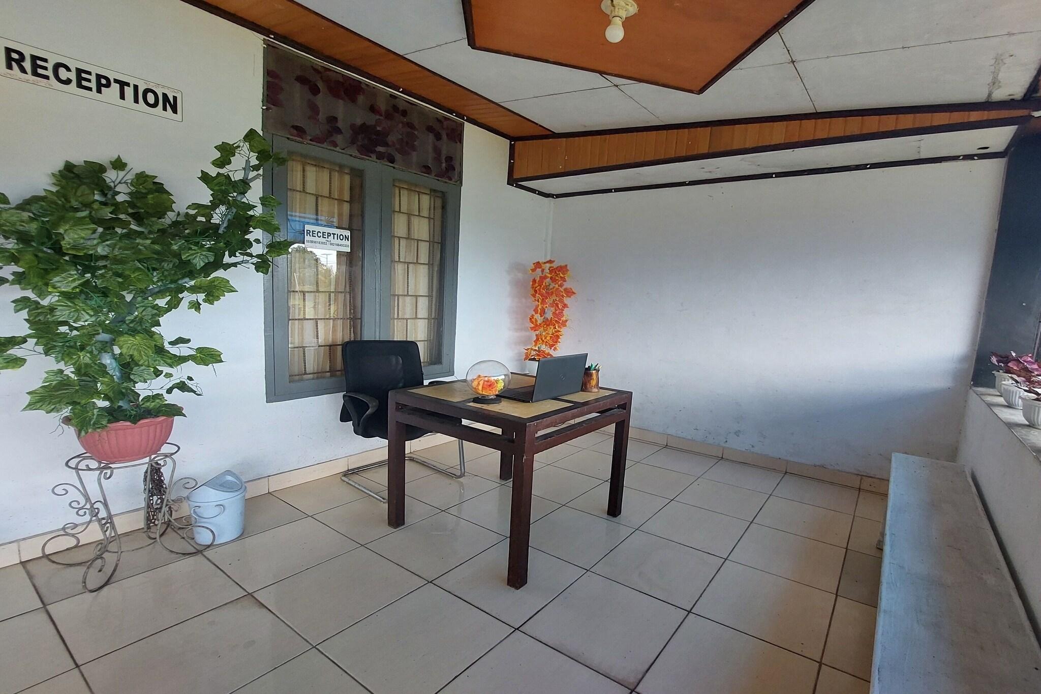 Lobby 4, Oyo 93642 Penginapan Al Ashar, Banjar