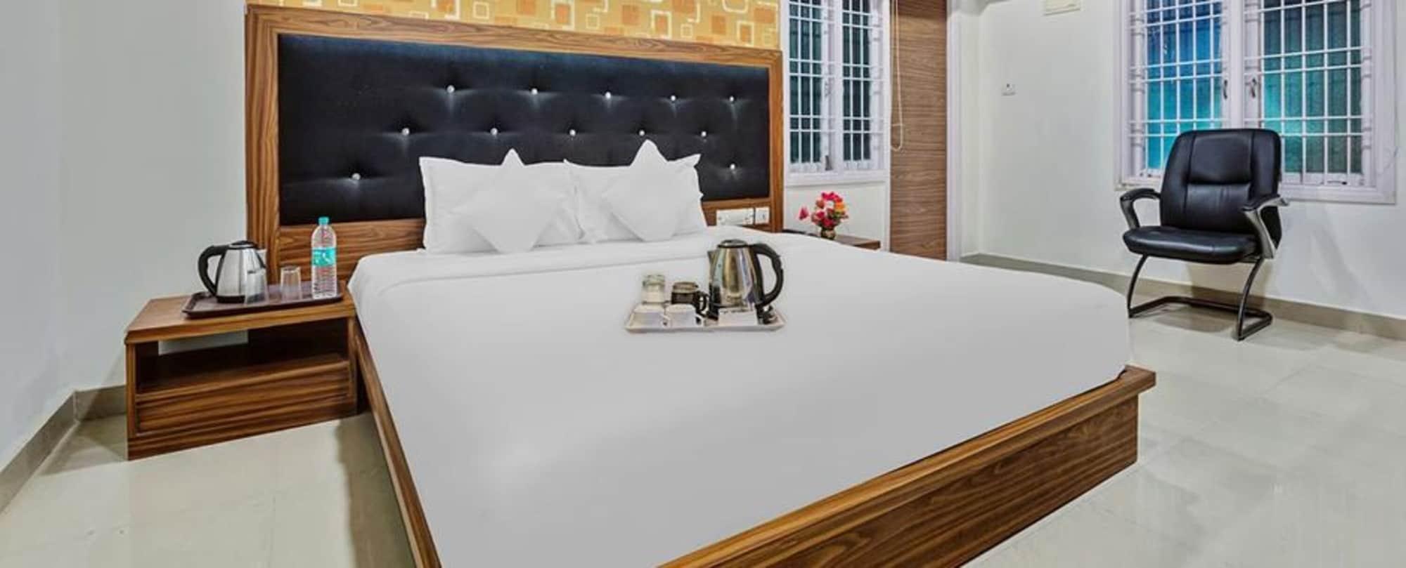 Fabhotel Luck Inn Residency