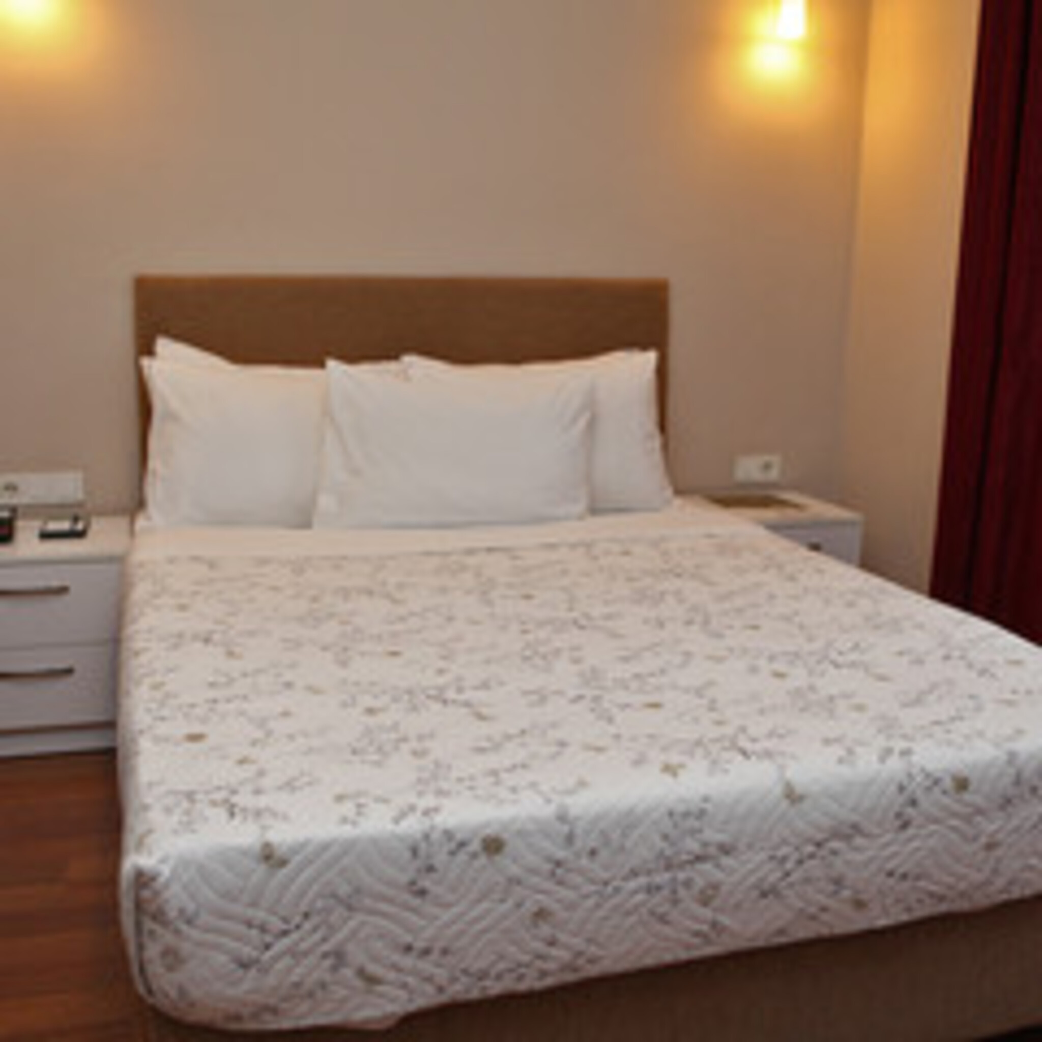 Expoist Hotel