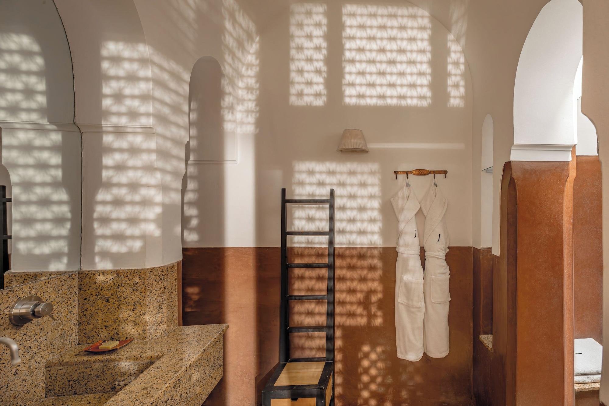 Riad Jaaneman by null