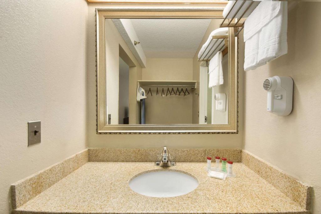Ramada By Wyndham Raleigh
