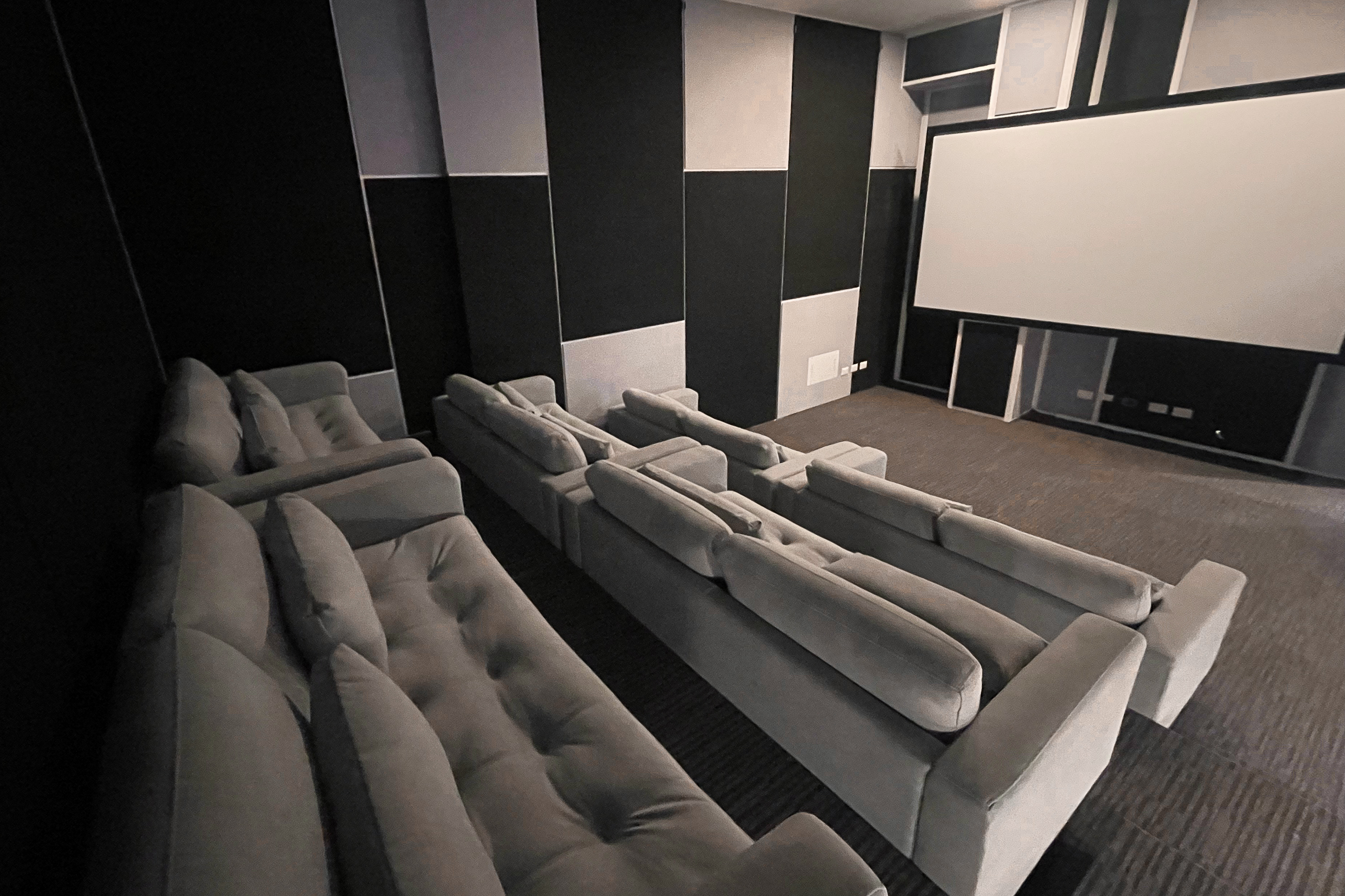 VOU Suites by Avia Suites