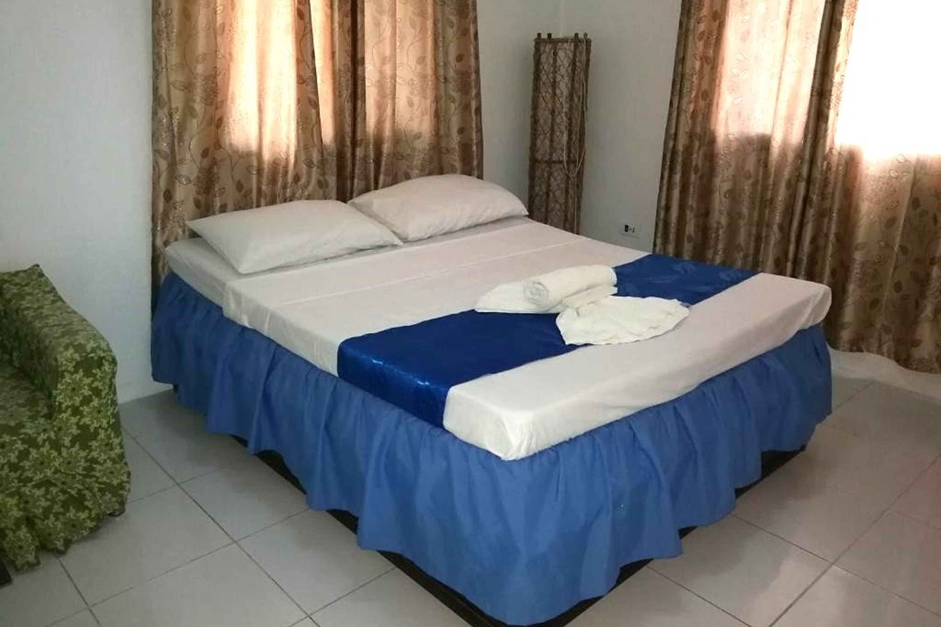 Bellevue Resort Puerto Galera By Zuzu