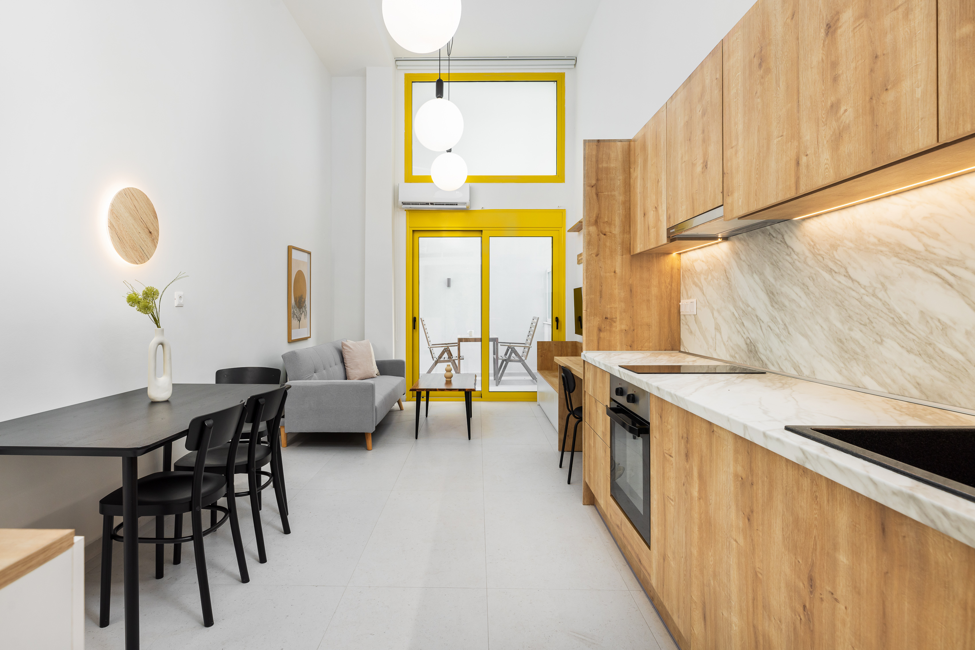 Room, studio, terrace