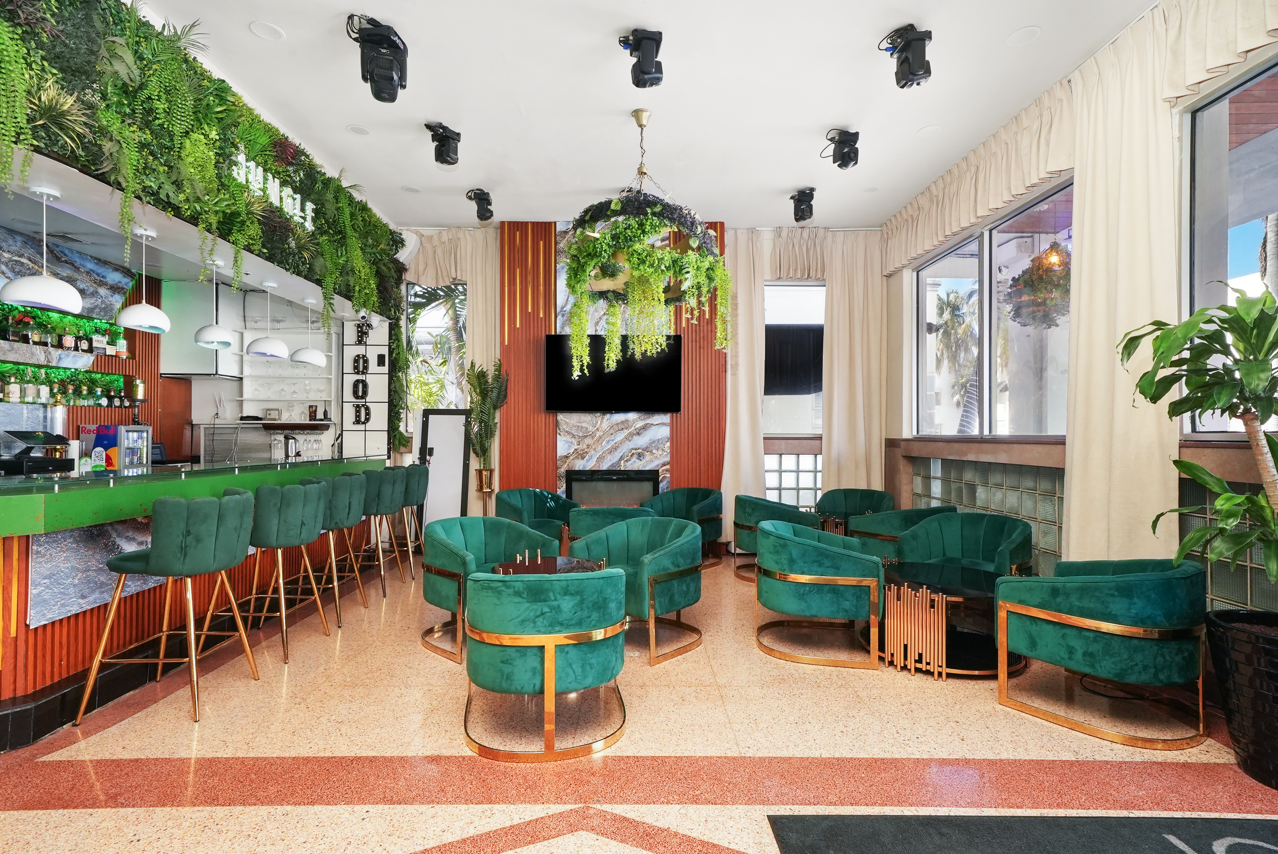 Chesterfield Hotel & Suites