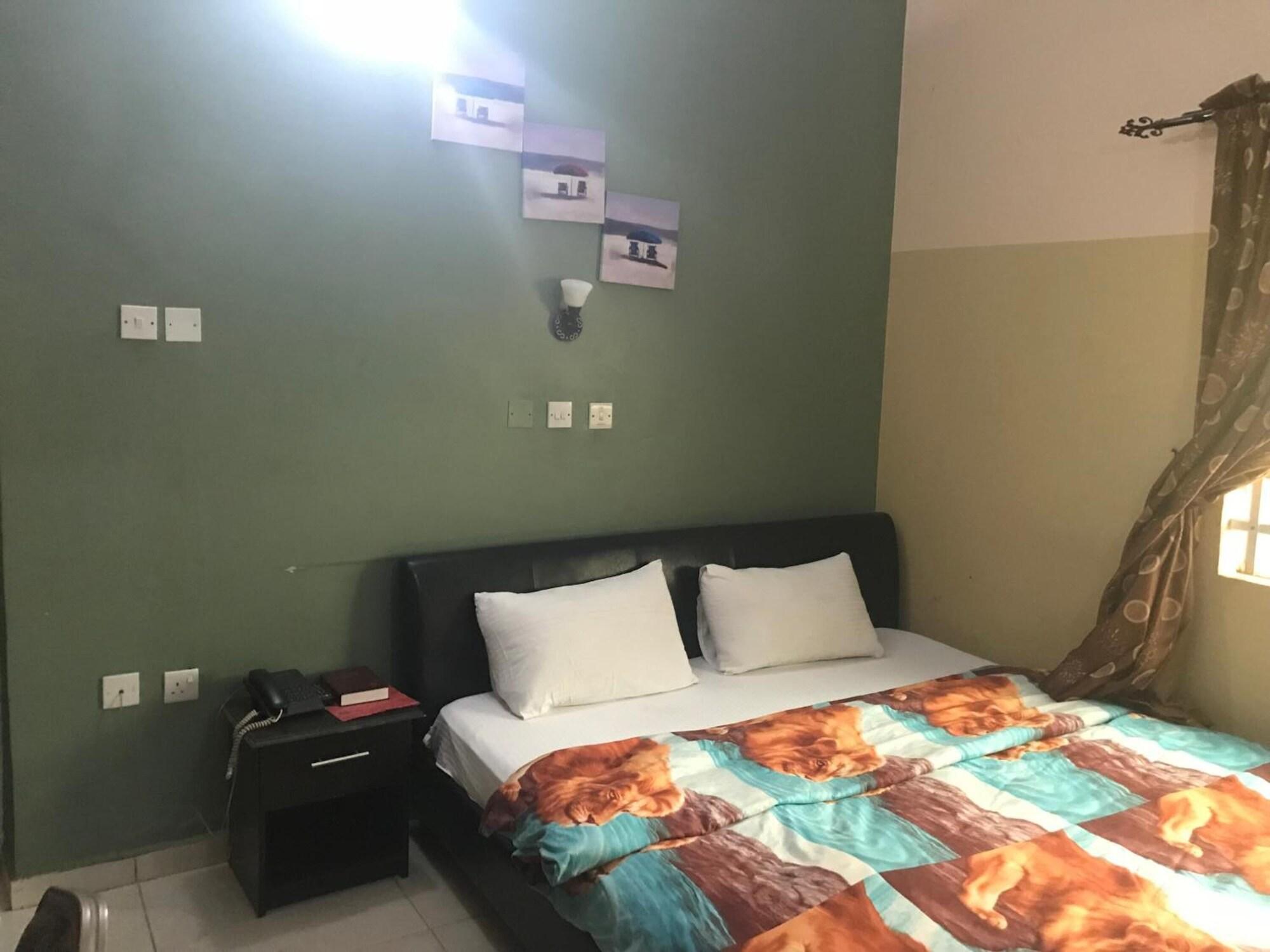 Room 4, Richmond Hills Suites, Enugu North