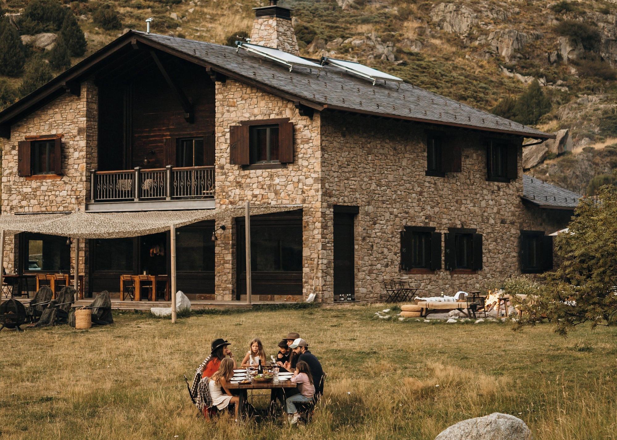 L Ovella Negra Mountain Lodge