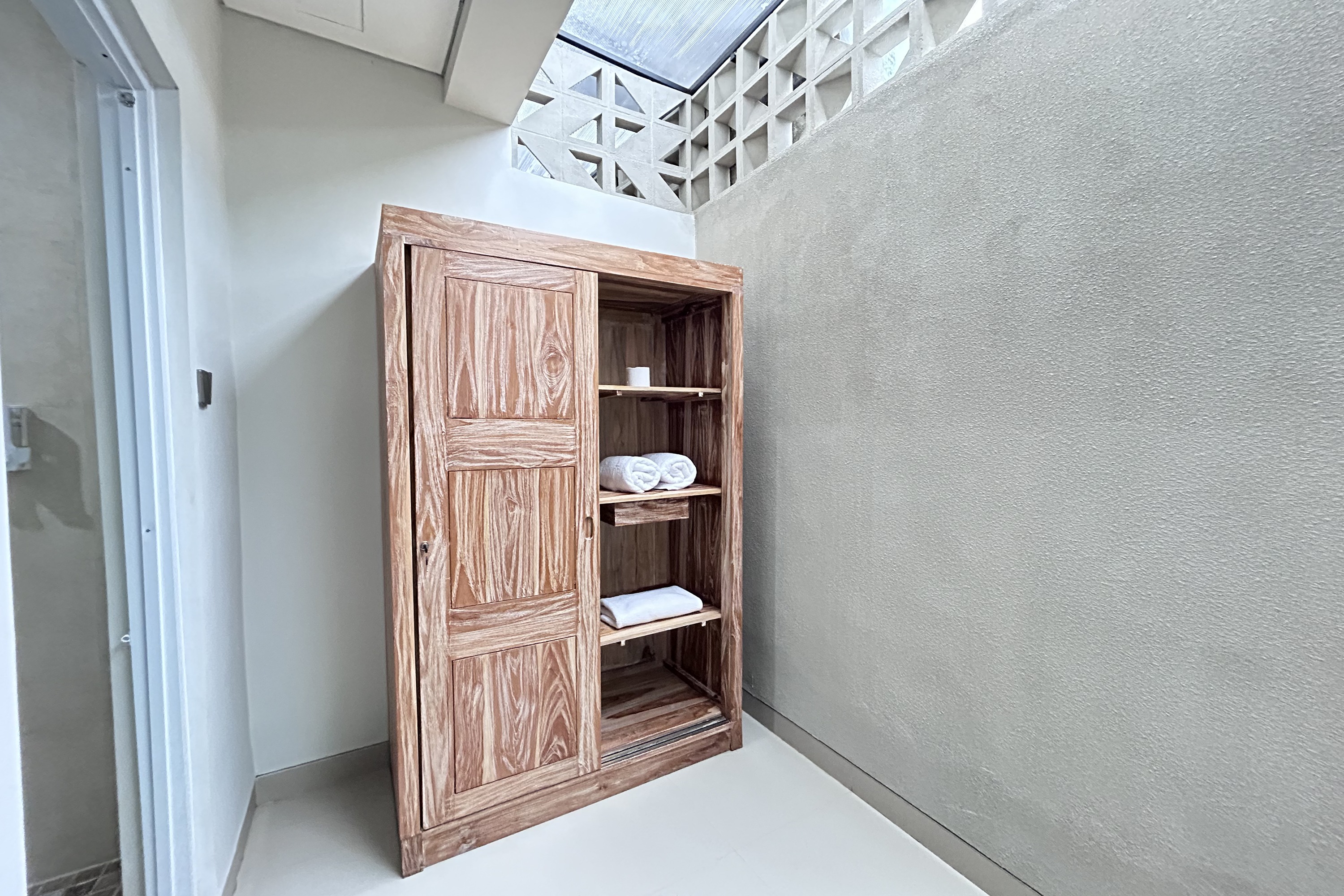 Sekar Tunjung Guest House Seminyak Bali By Zuzu