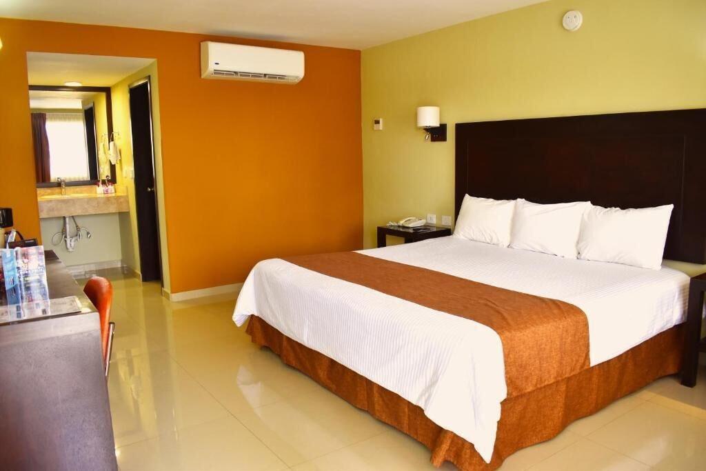 Room 4, El Camino Hotel & Suites, Caborca