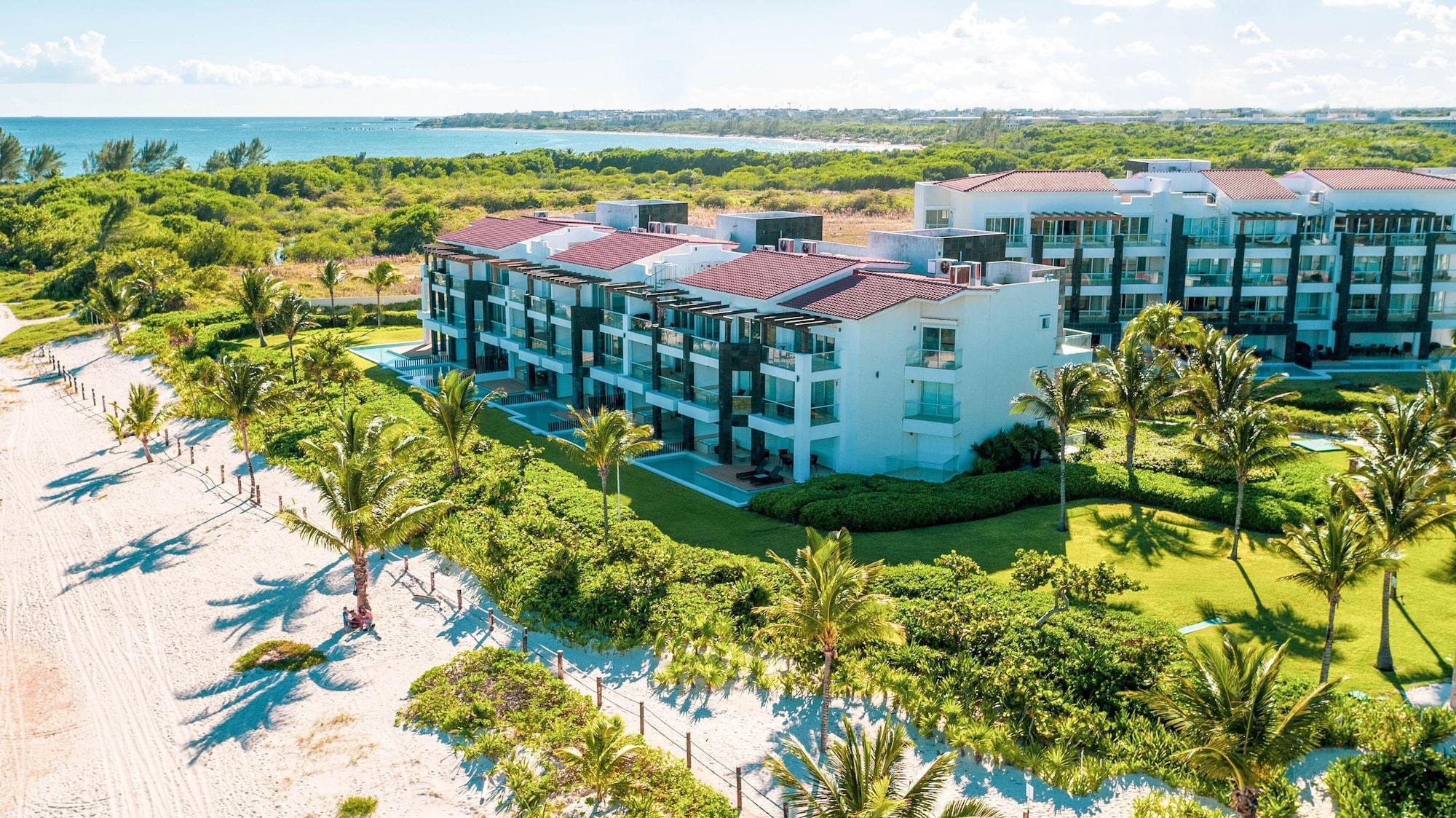 Mareazul Beach Condos Playa Del Carmen