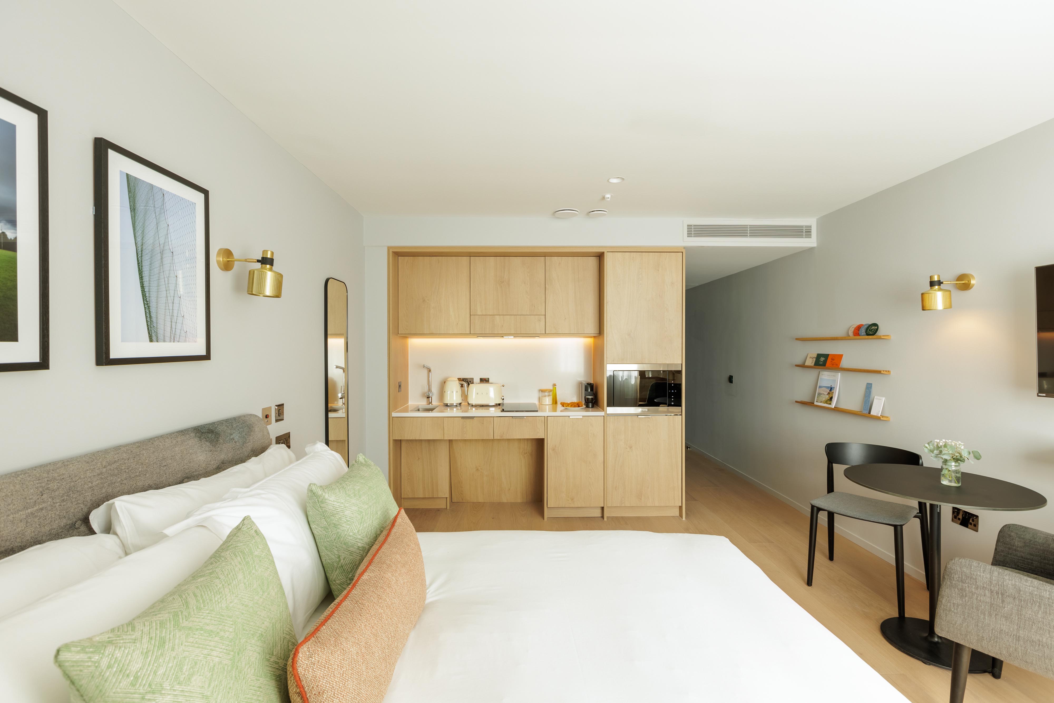Room, studio, accessible