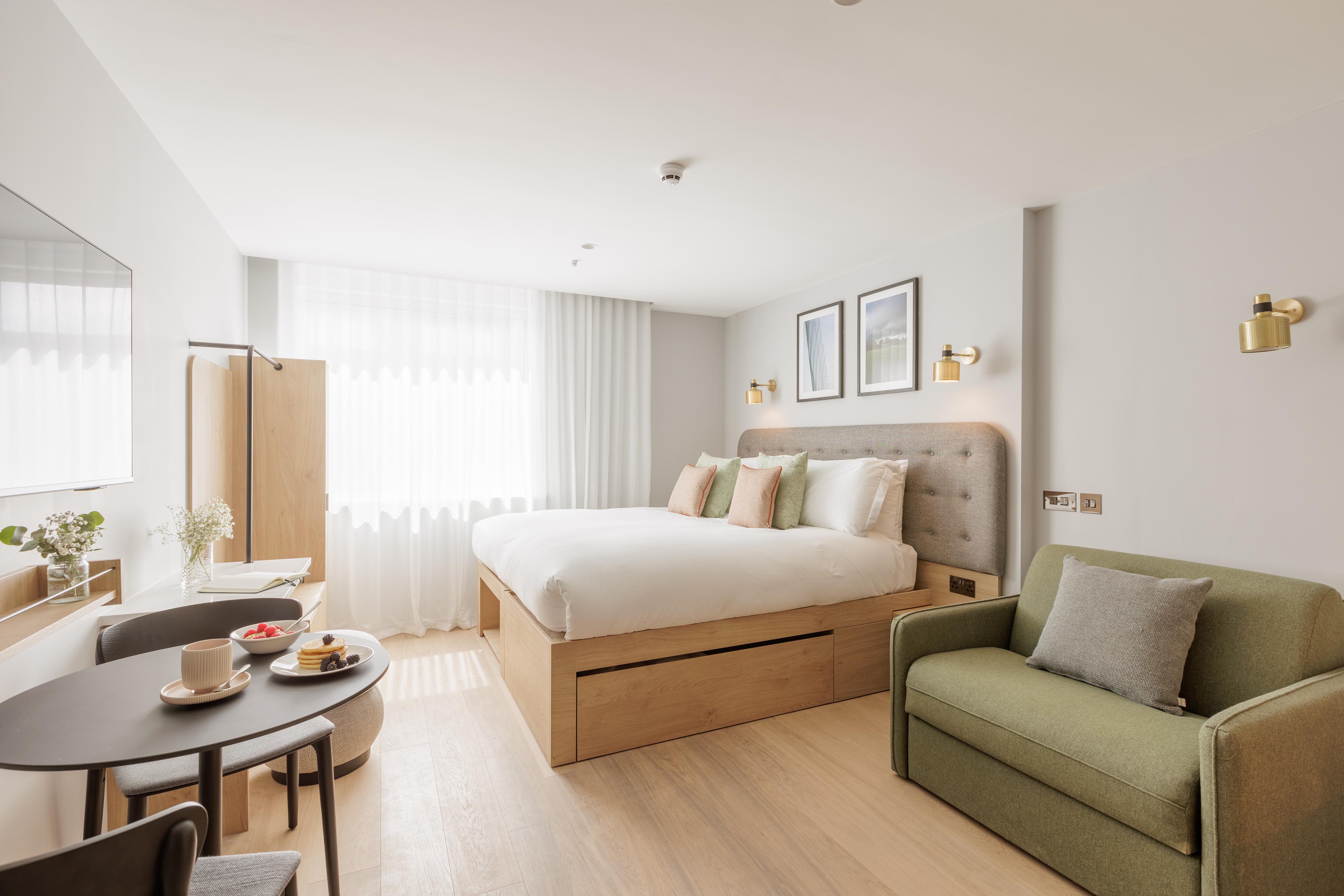 Room, premium, studio