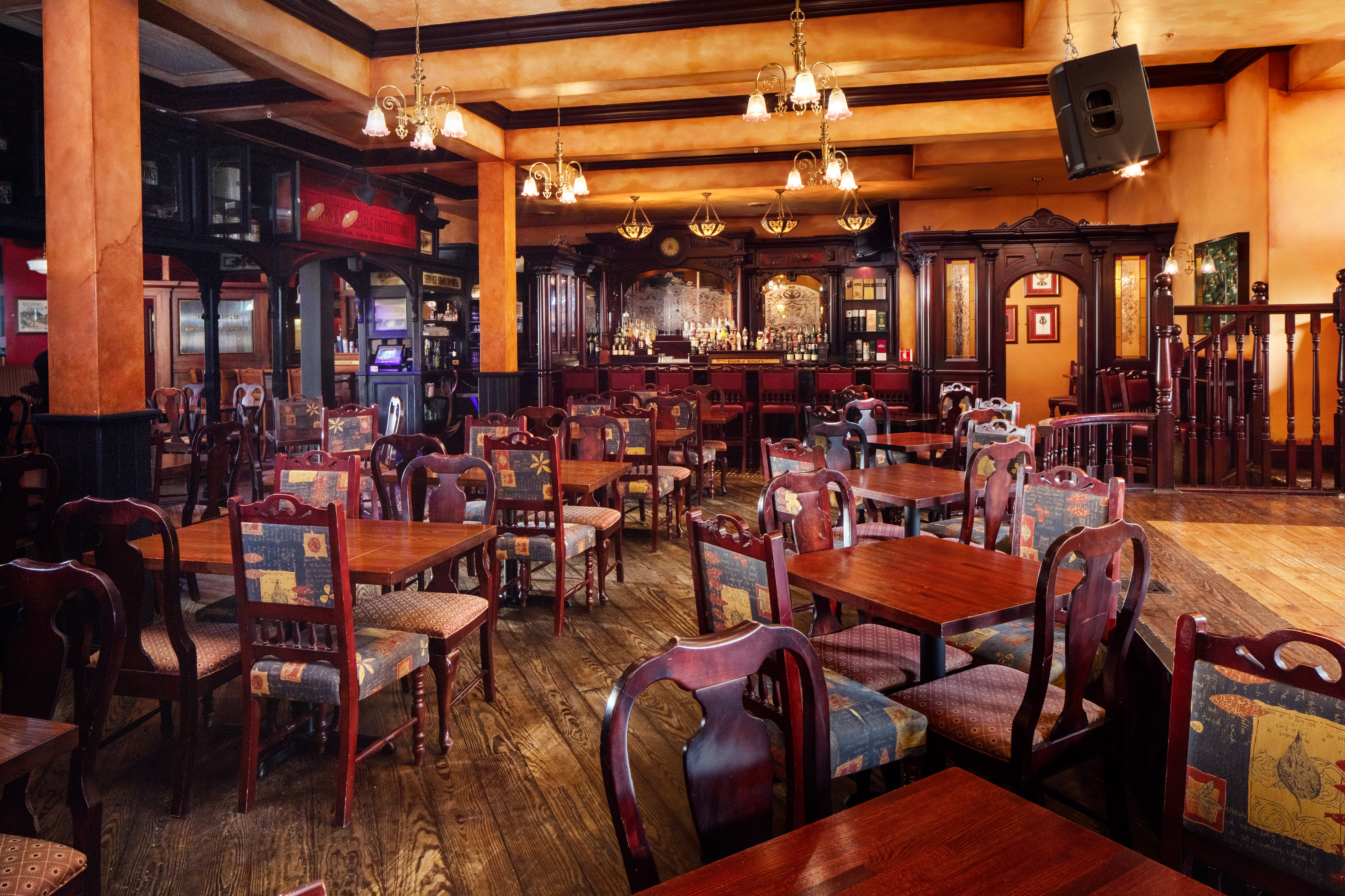 Irish Cottege Inn & Suites