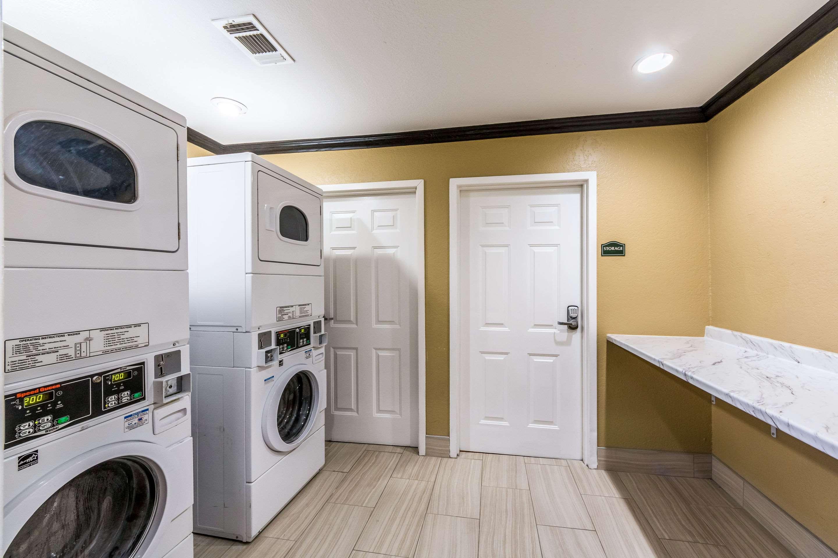 Quality Inn Suites Seaworld North