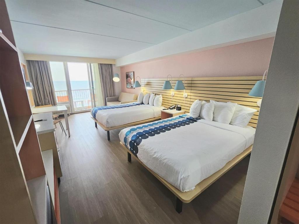 Double room, partial ocean view