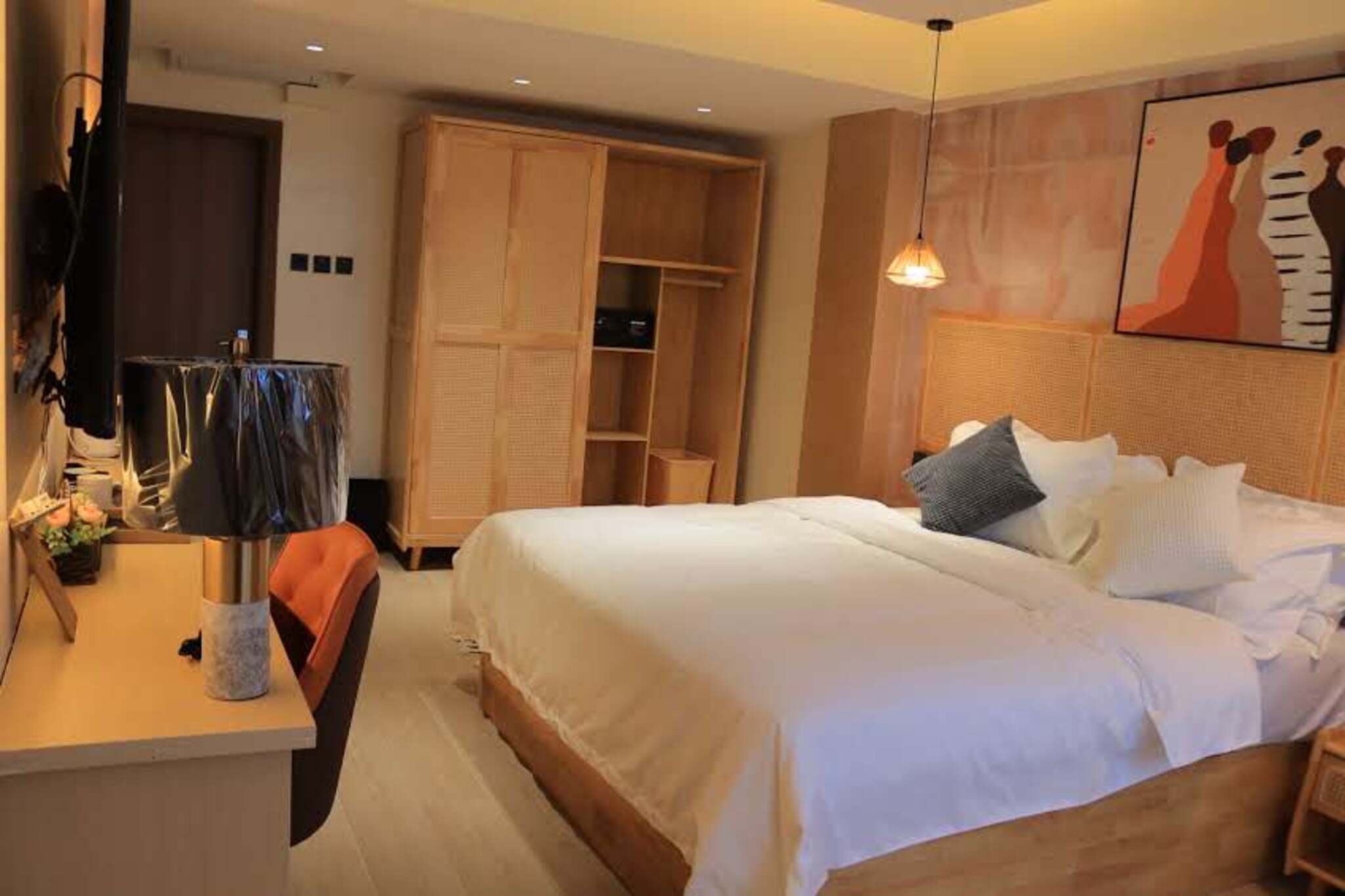 Arova Hotel