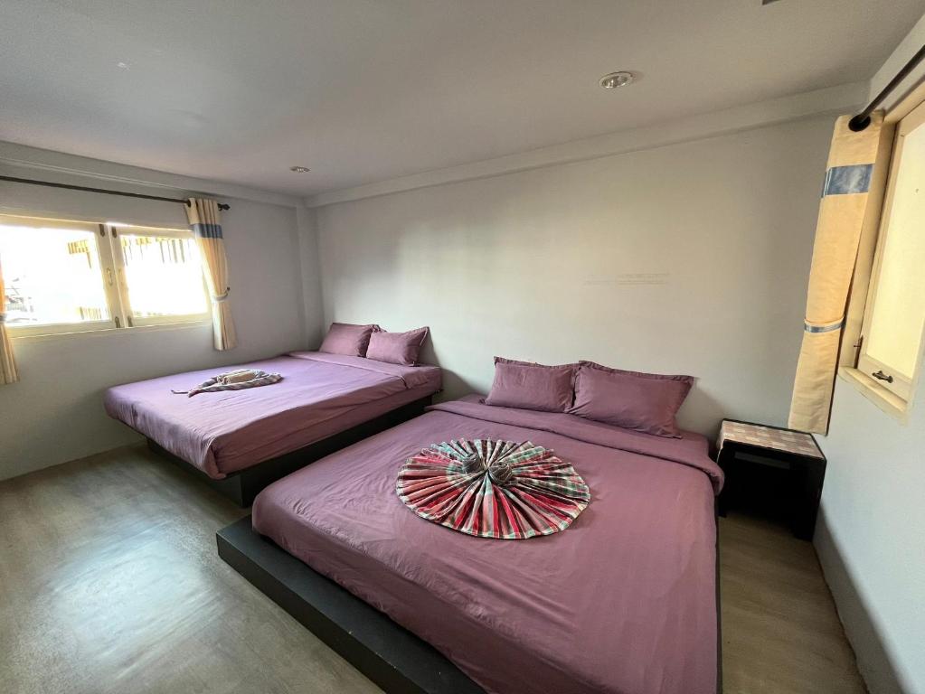 Dozy Lamoon House by null