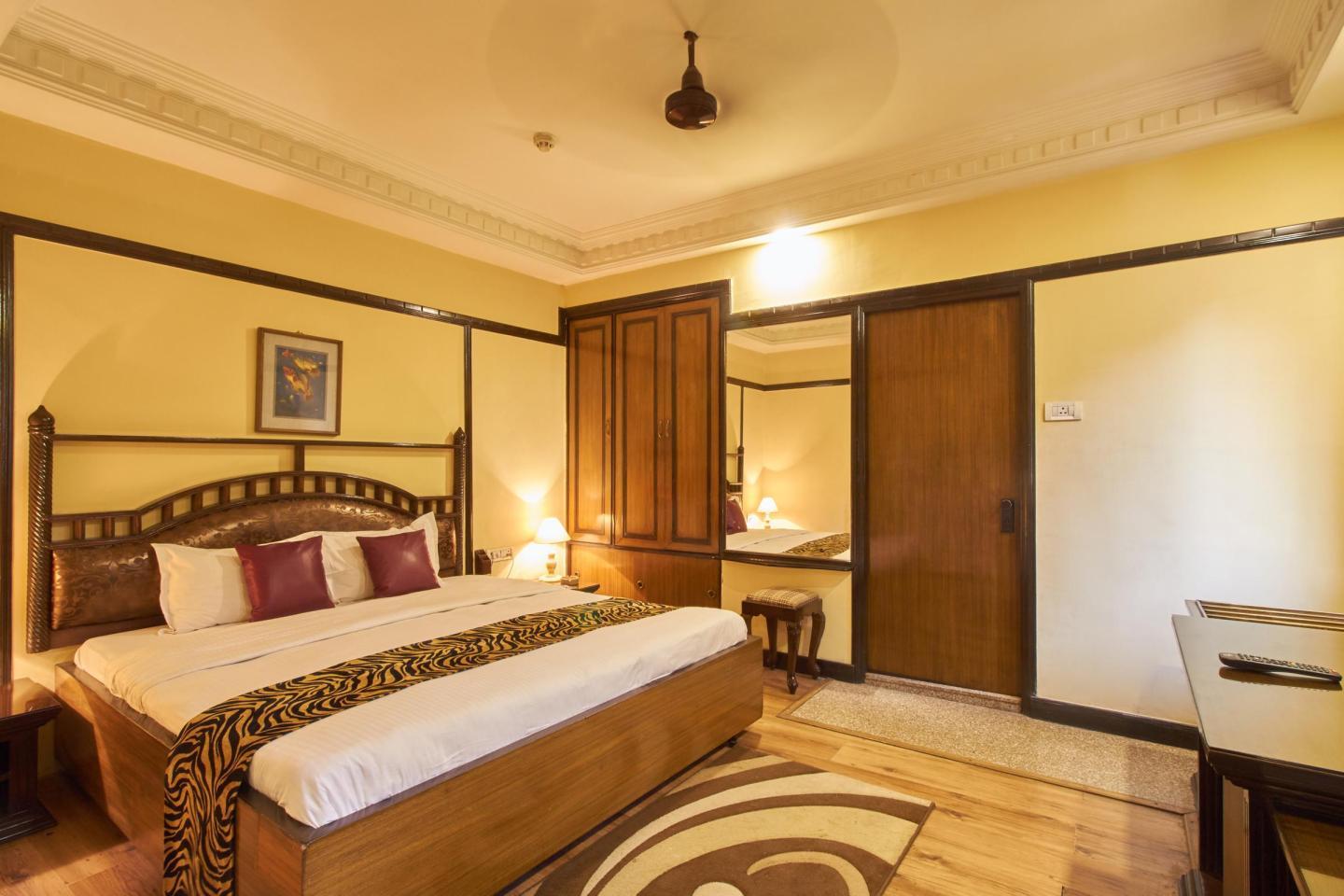 Lytton Hotel by null