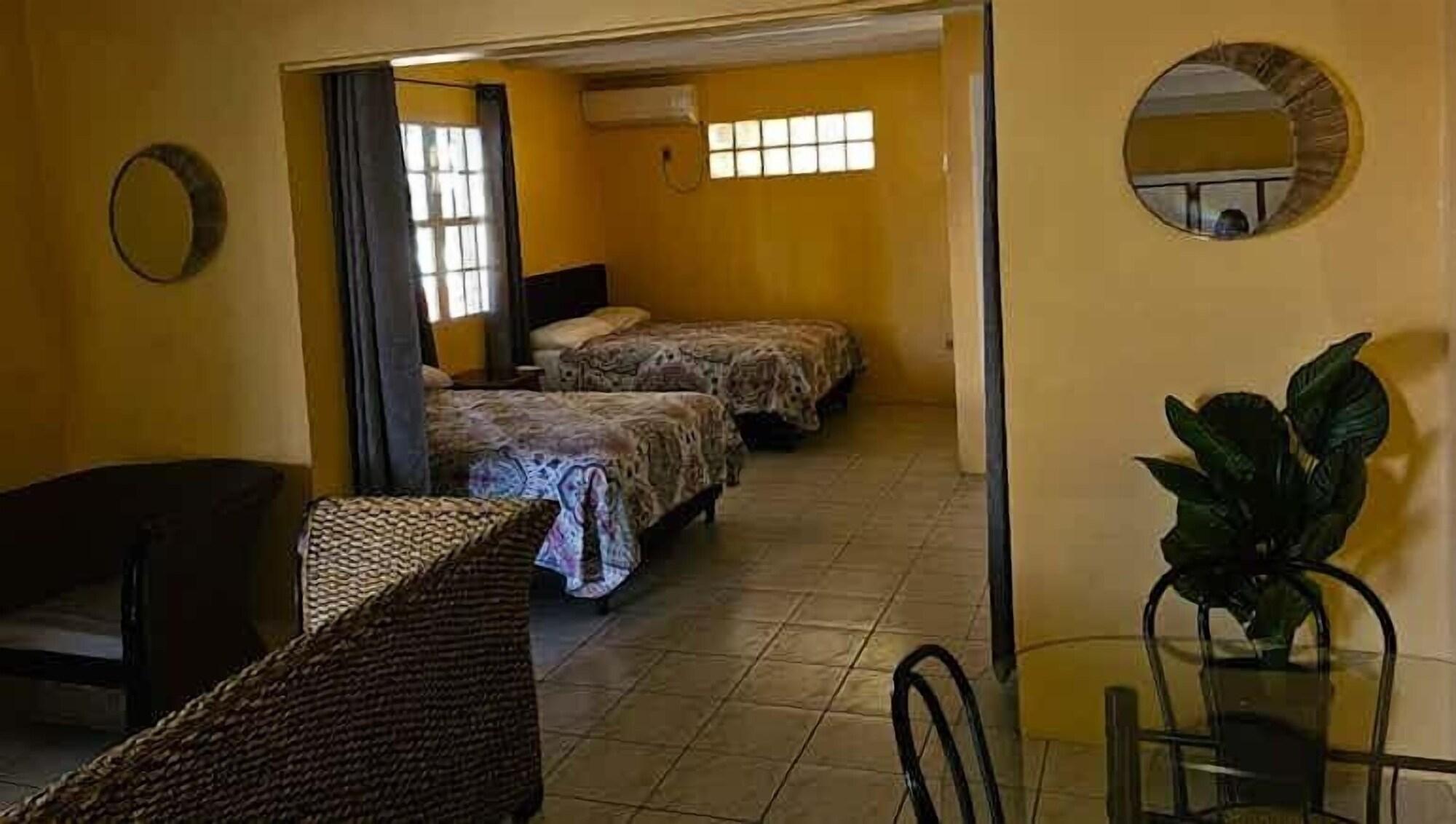 Midtown Motel Sxm