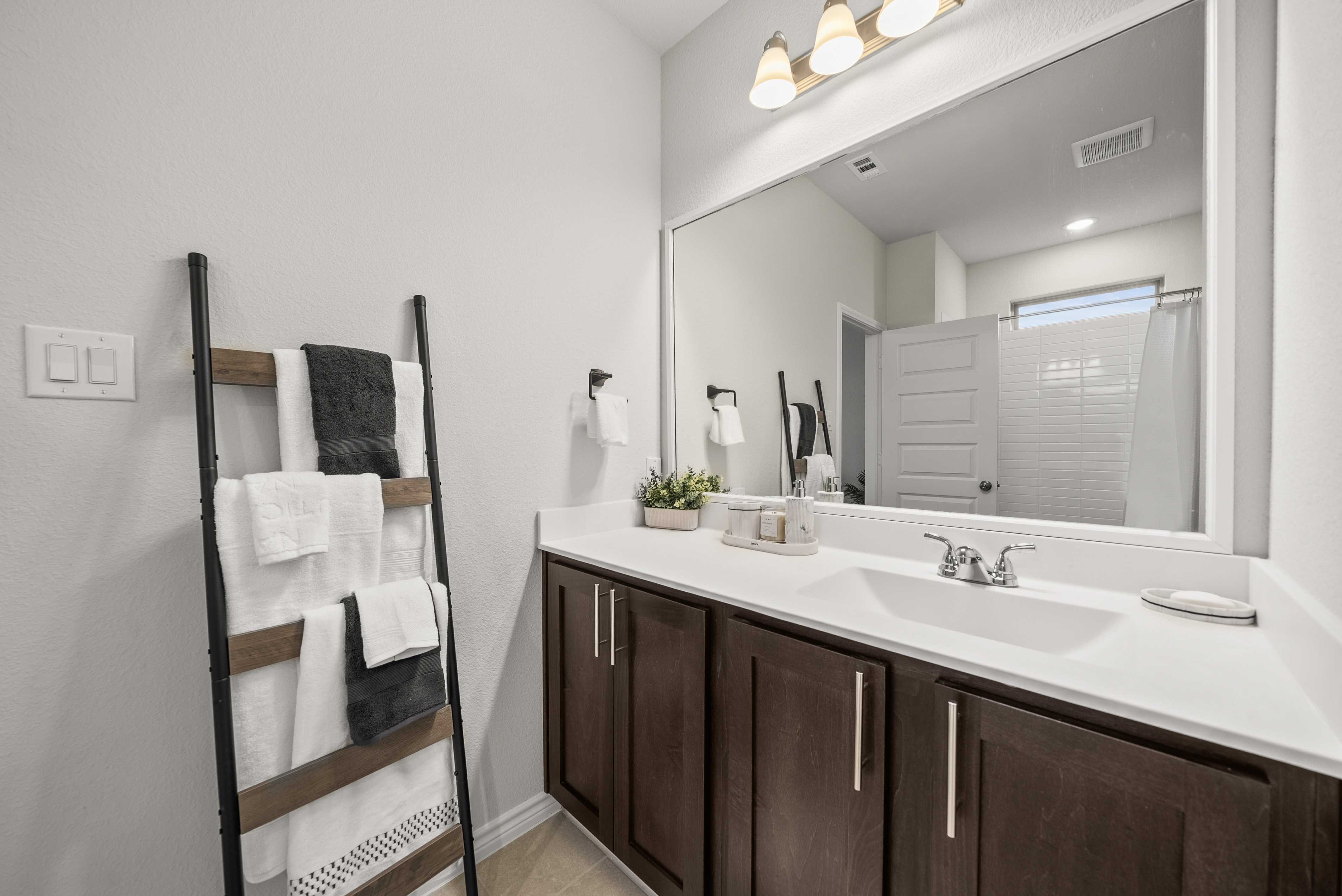 Luxurious 4 Bed Duplex Getaway!