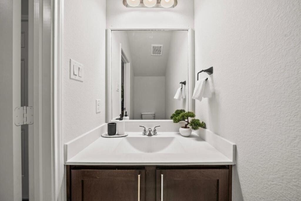 Luxurious 4 Bed Duplex Getaway!