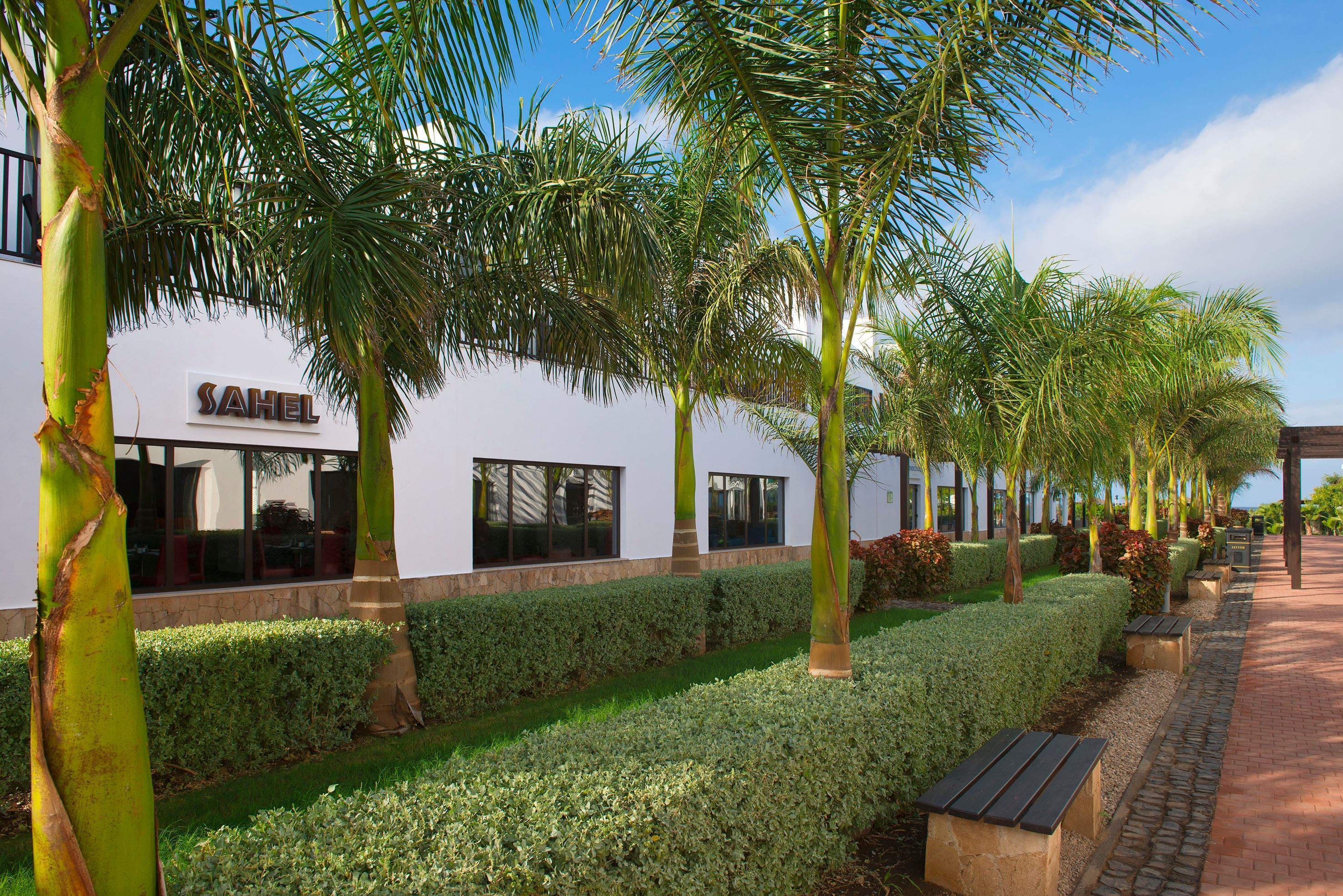 Meliã¡ Dunas Beach Resort & Spa