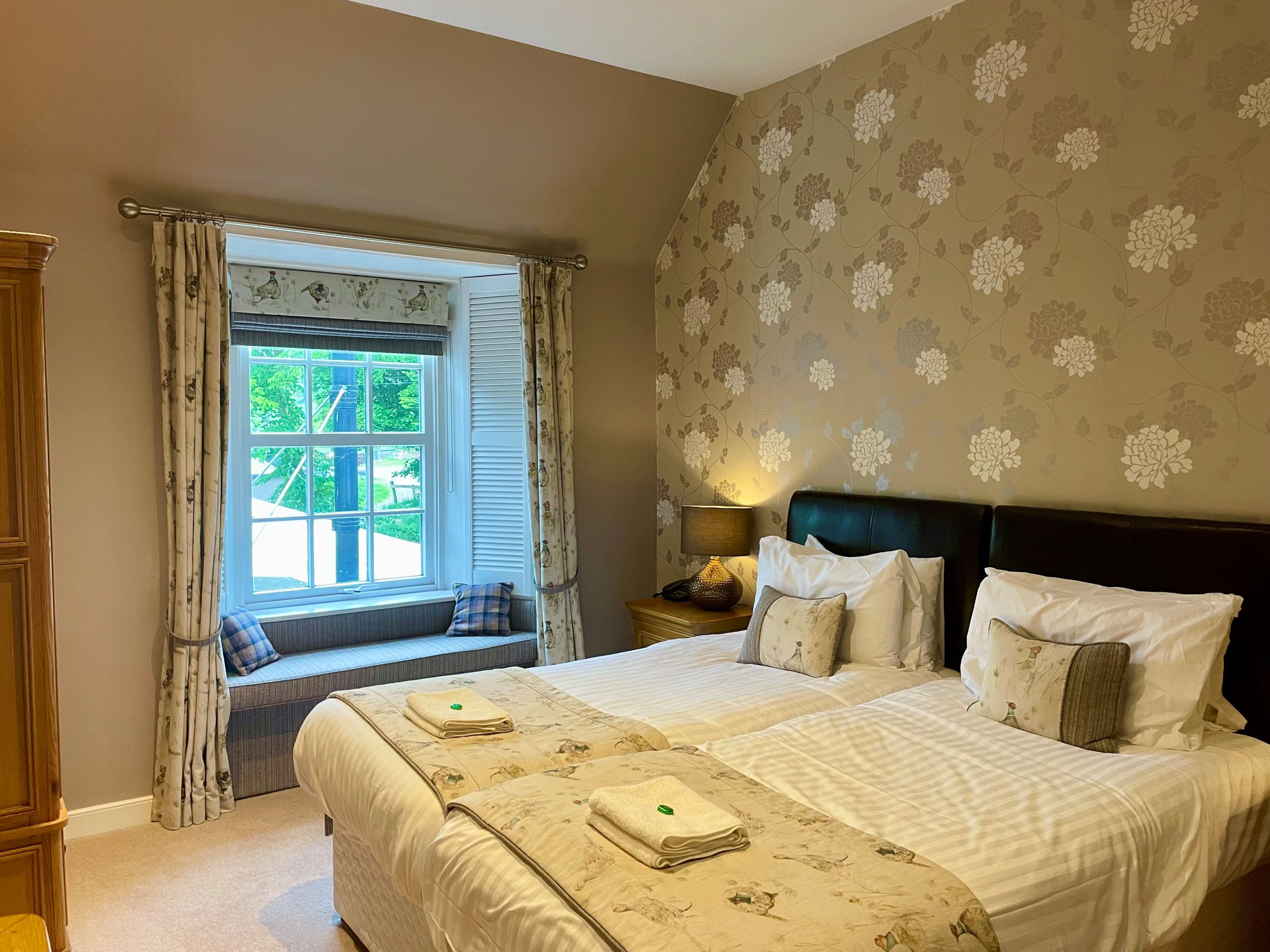 Glen Clova Hotel by null
