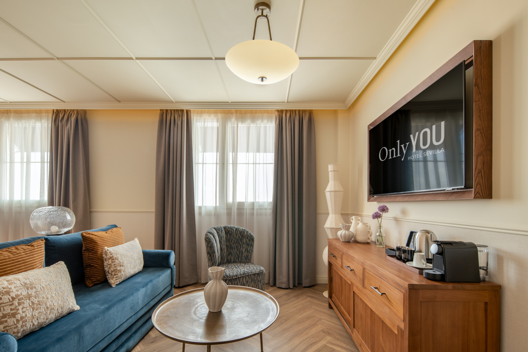 Suite, deluxe, junior