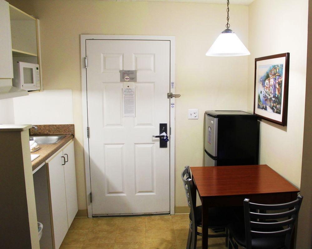 Studio 6 Hampton, Va - Langley Afb Area