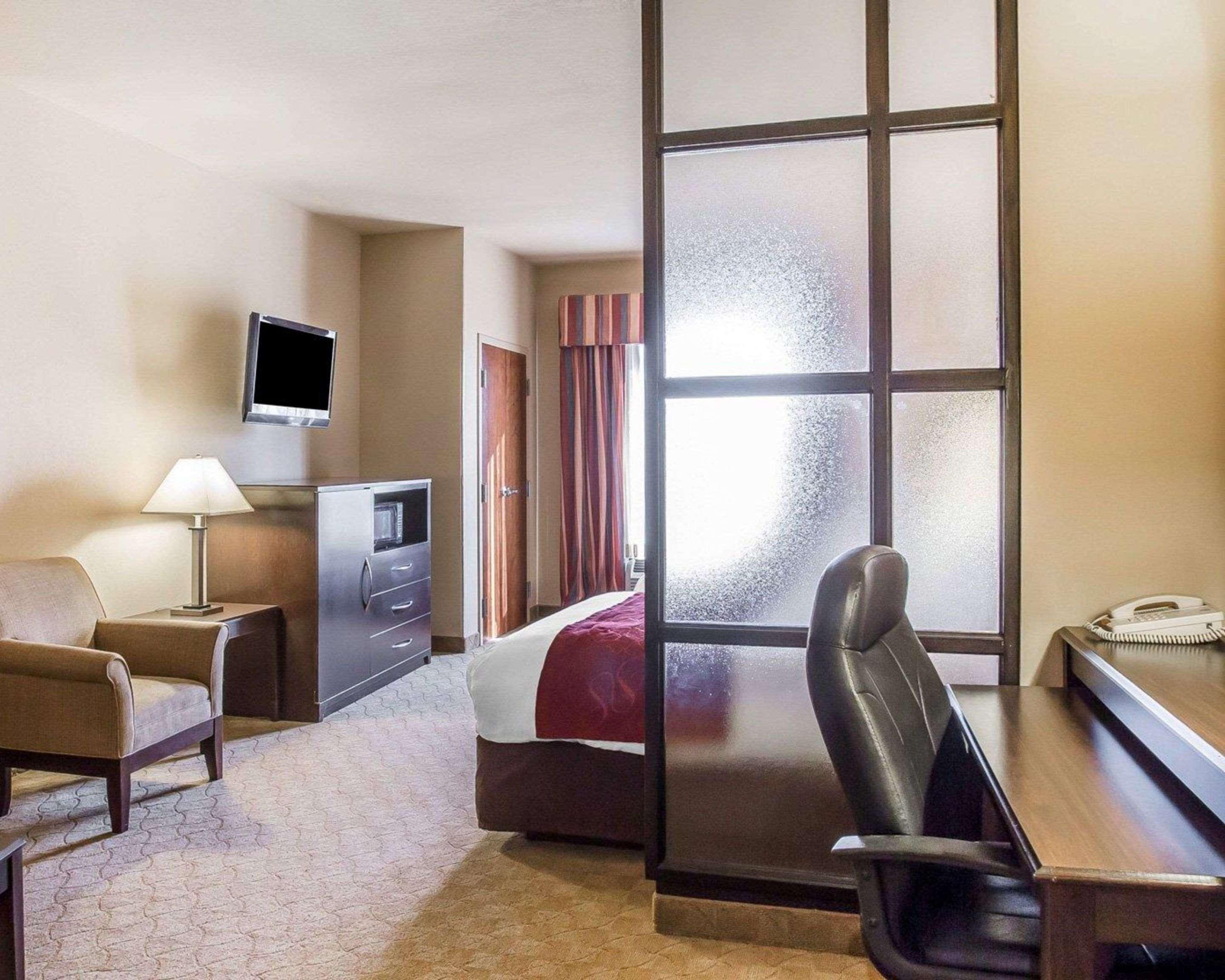 Comfort Suites