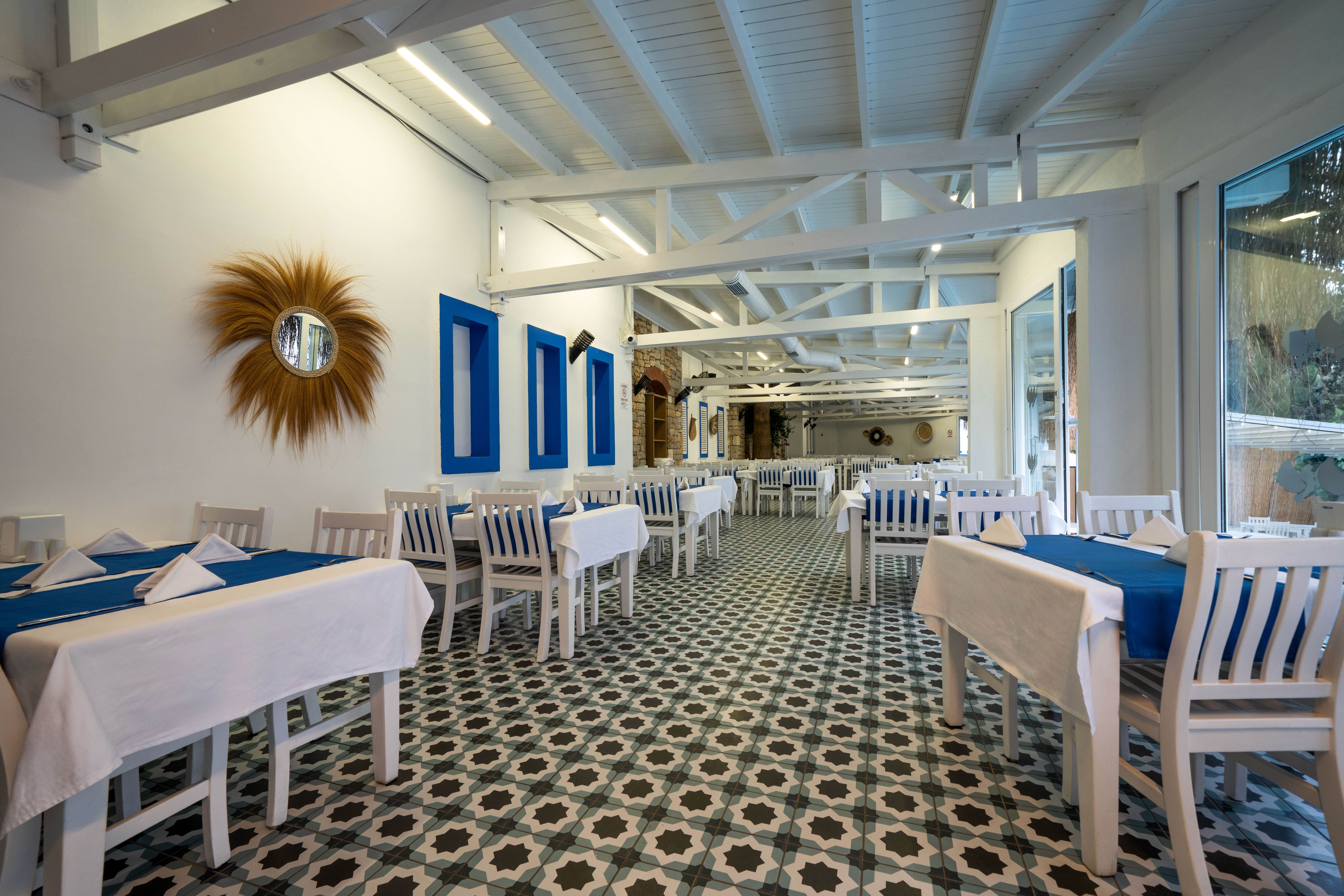 PALOMA FAMILY CLUB - Poză