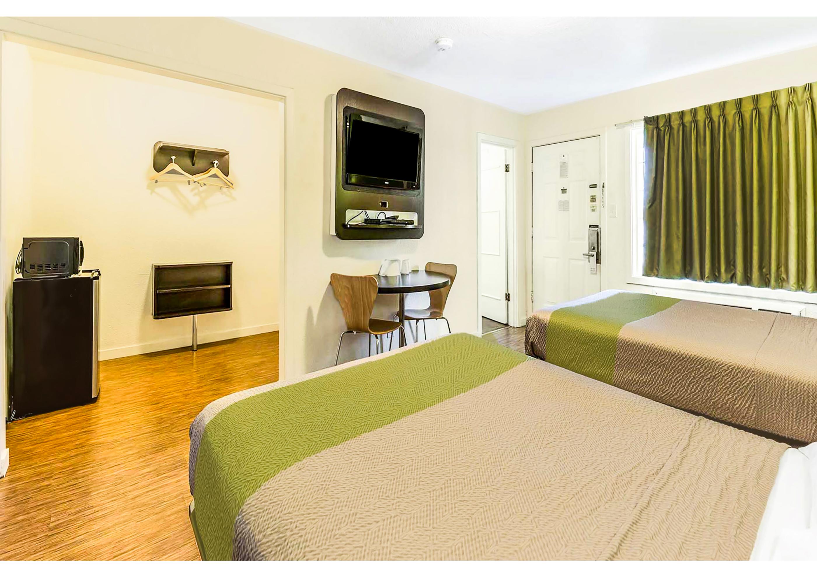 Quad room