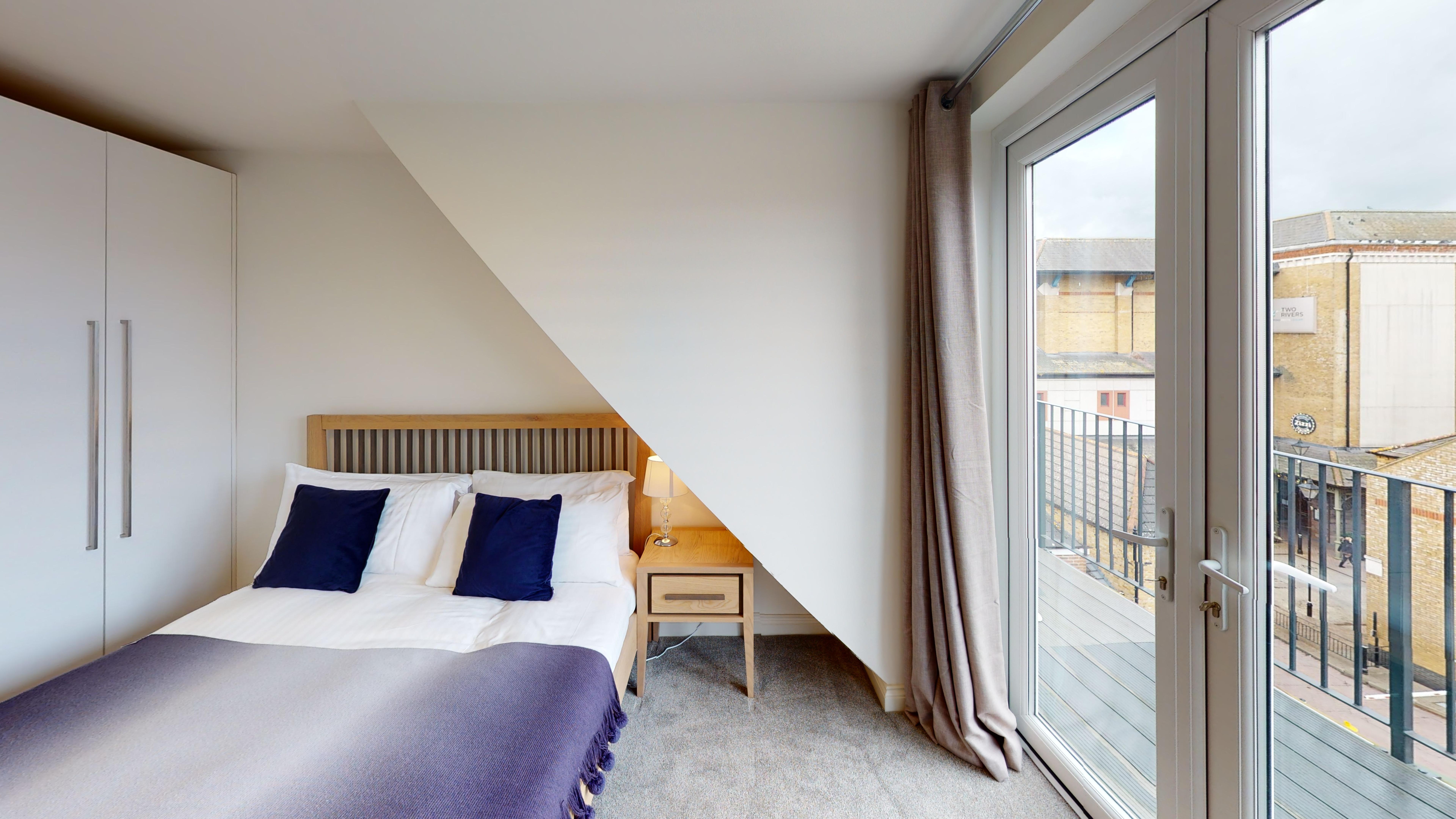 Charles Hope Apartments - Staines City Centre