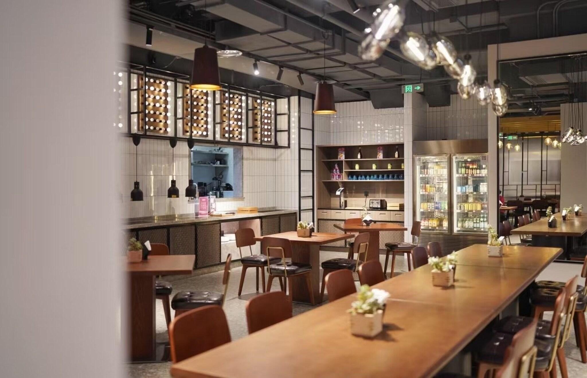 Moxy Suzhou City Centre