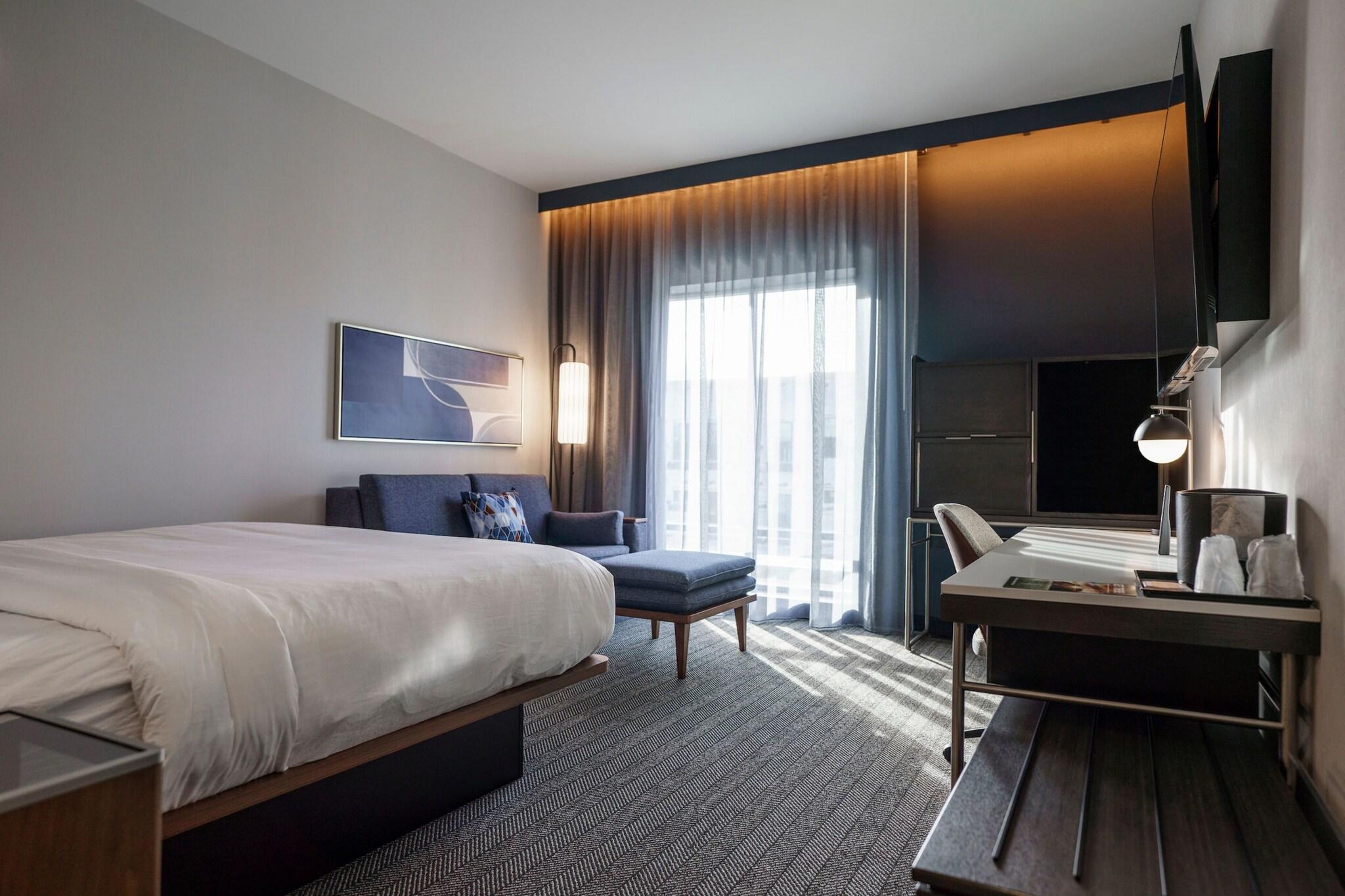 Courtyard By Marriott Madison