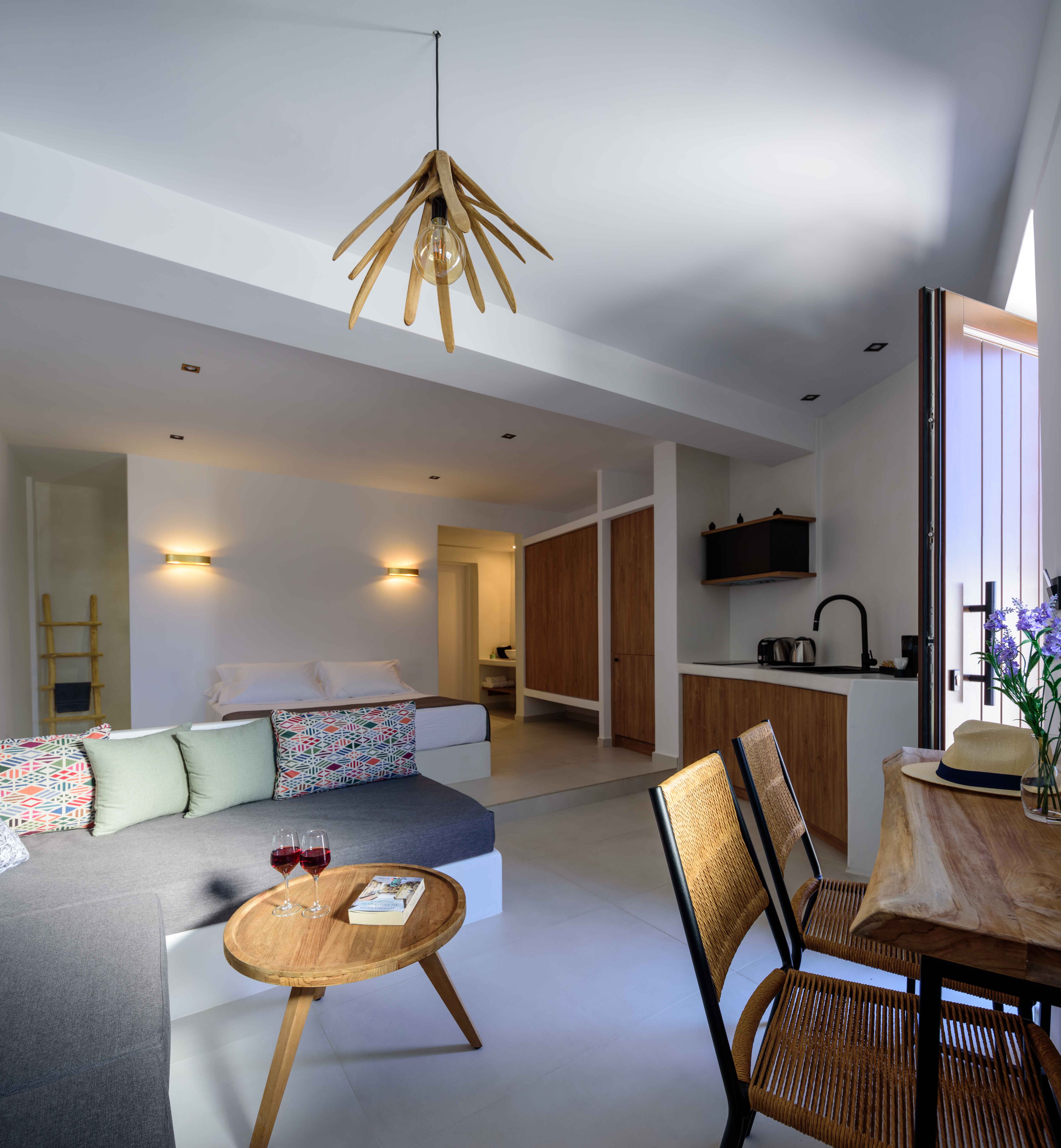 Ryolithos Suites