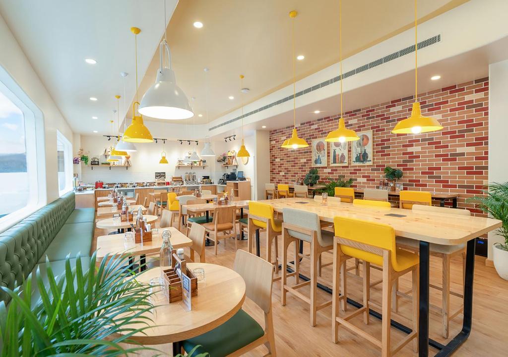 Bloom Hotel - Dlf Cyber City