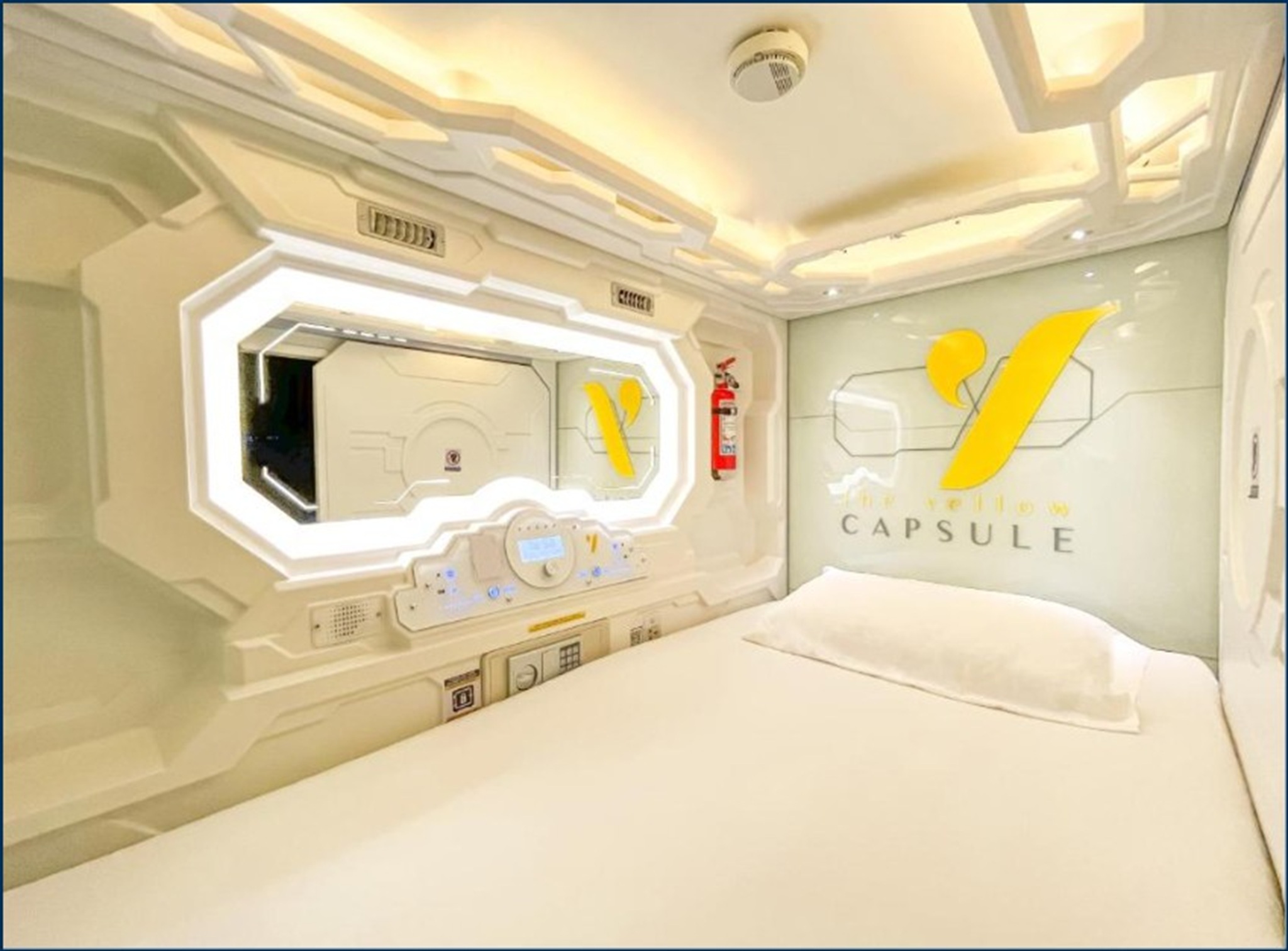 The Yellow Capsule Cancún