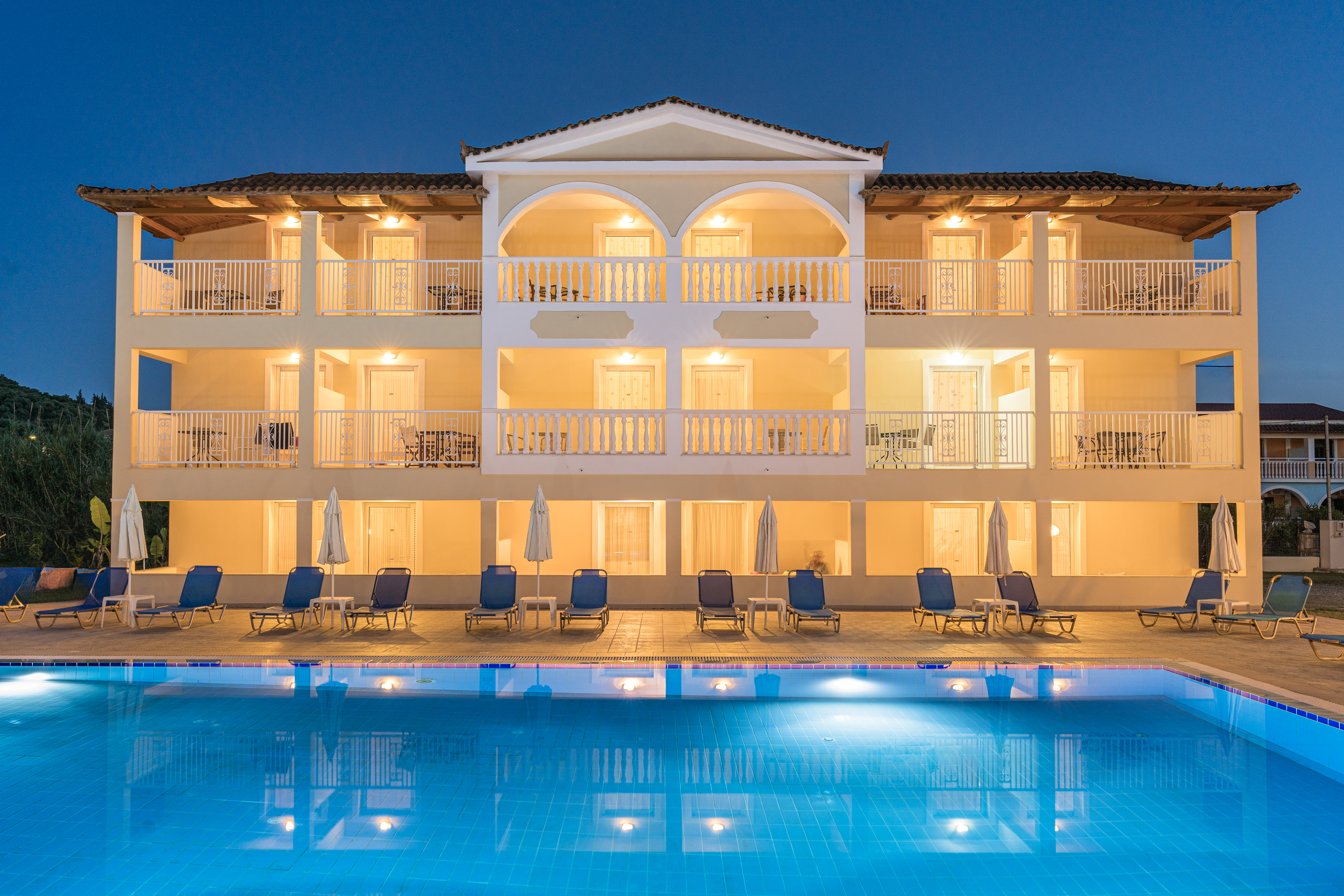 Manousis Aparthotel - photo