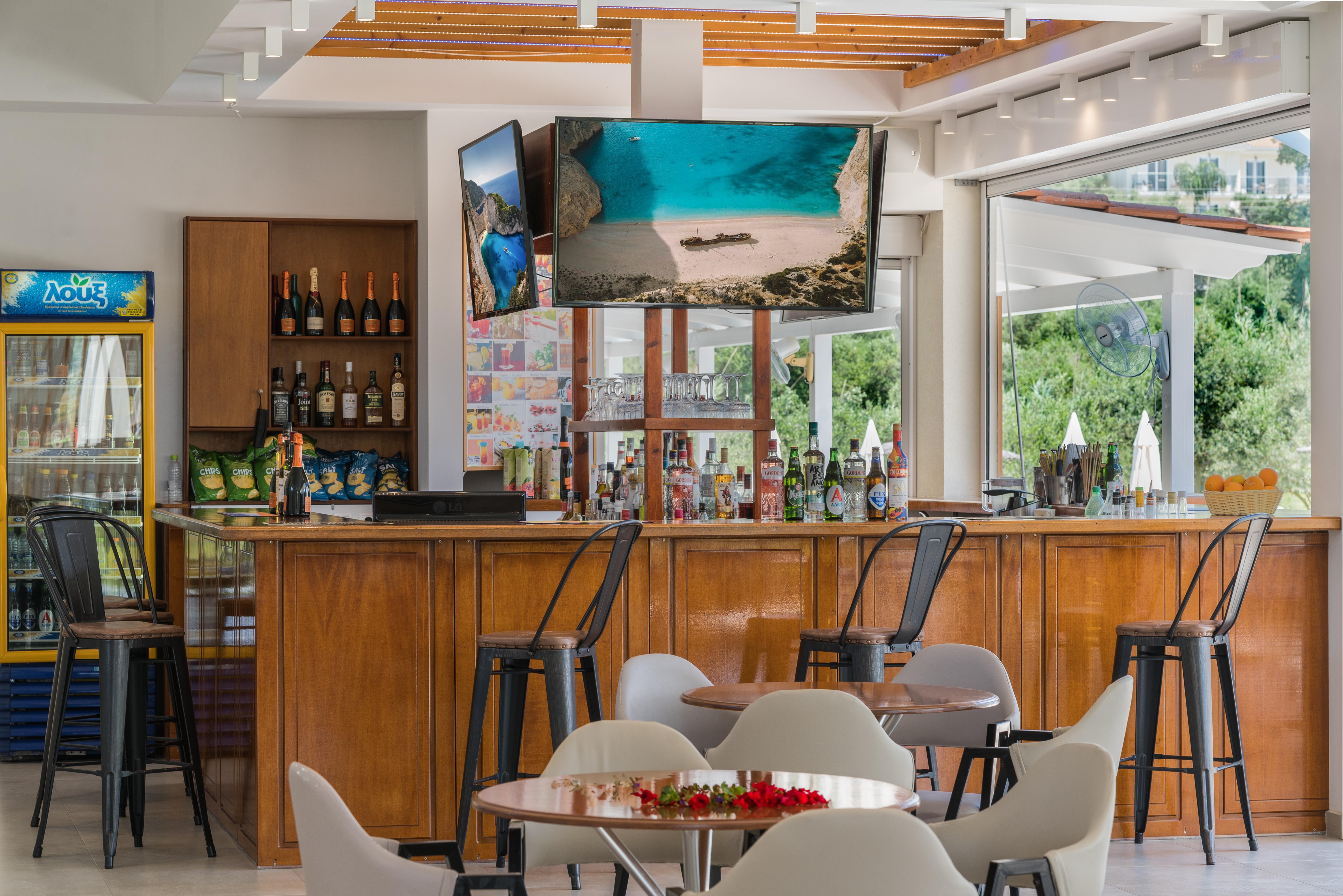 Manousis Aparthotel - photo