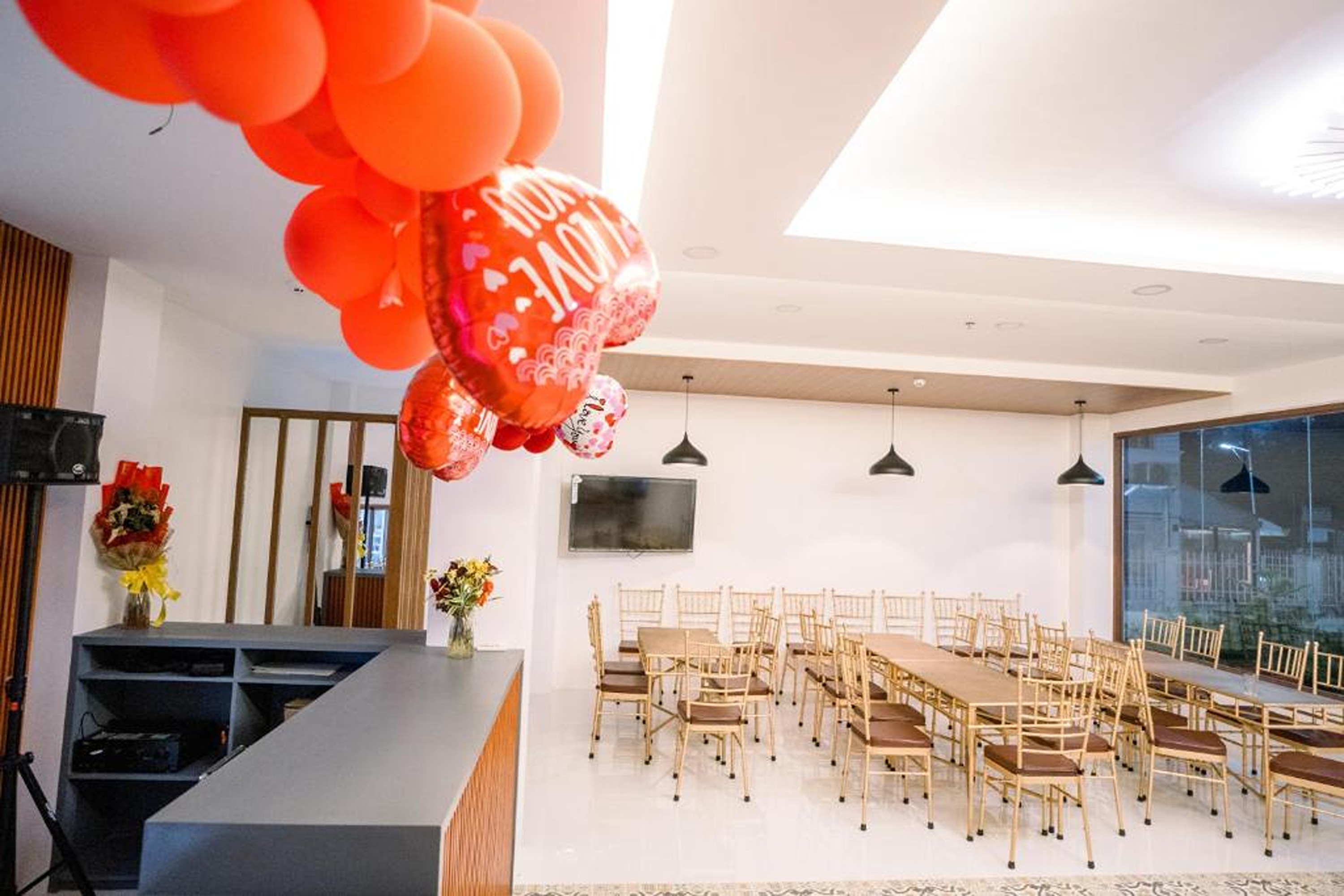 Spotlight Hotel Near Hundred Islands Wharf By Zuzu