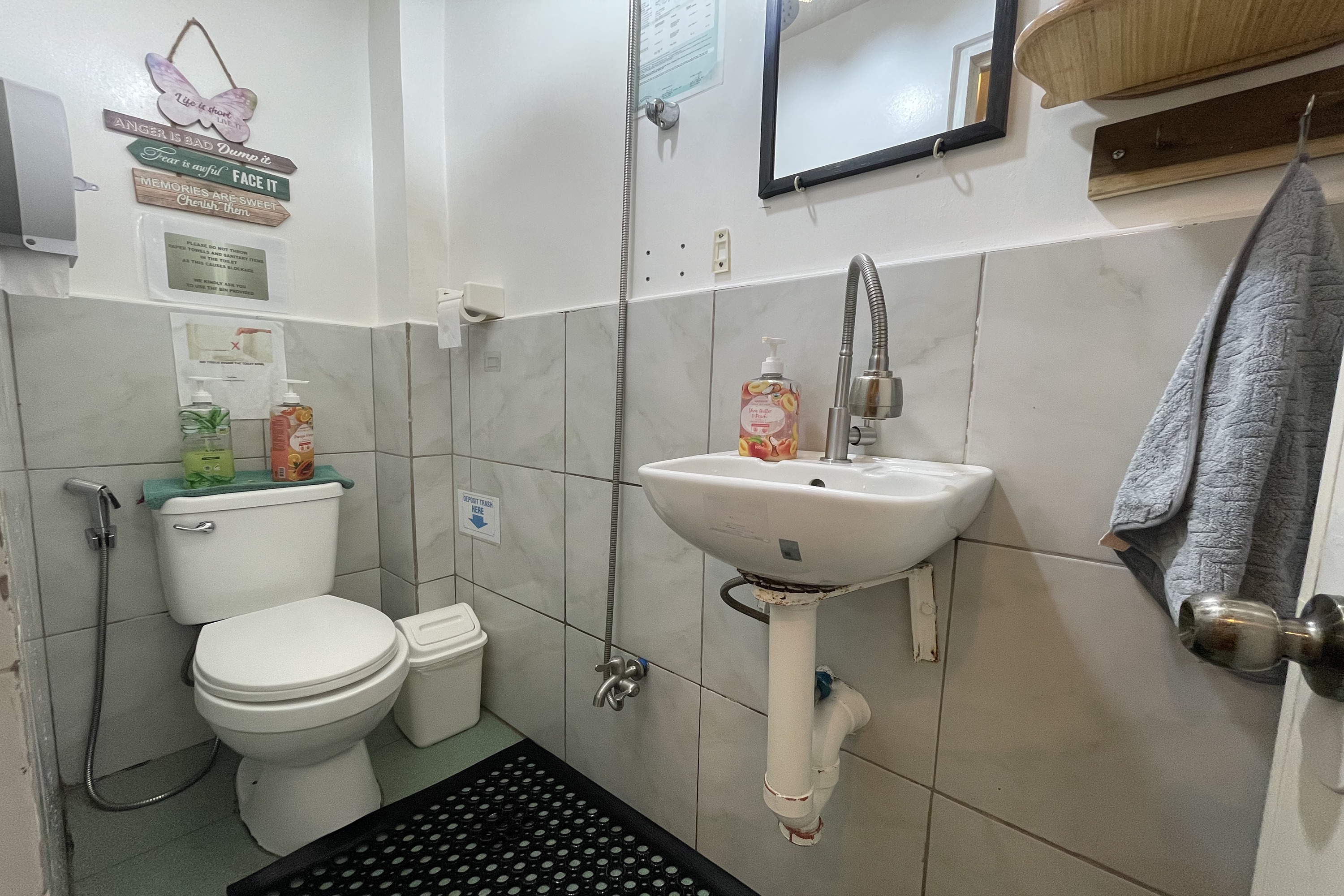 Balai Vivencio Hostel By Zuzu