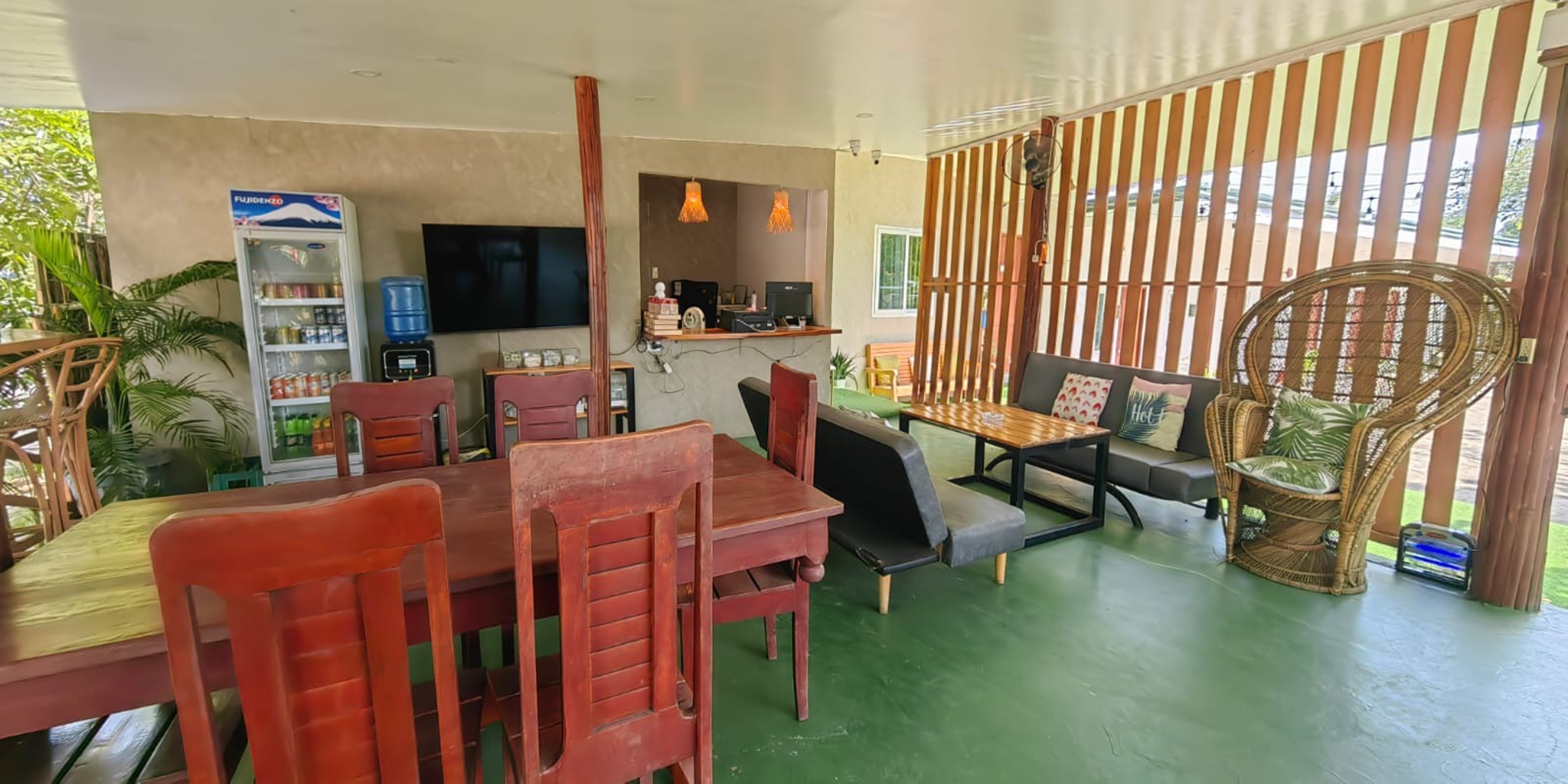 Green Dale’s Travellers Inn Puerto Princesa
