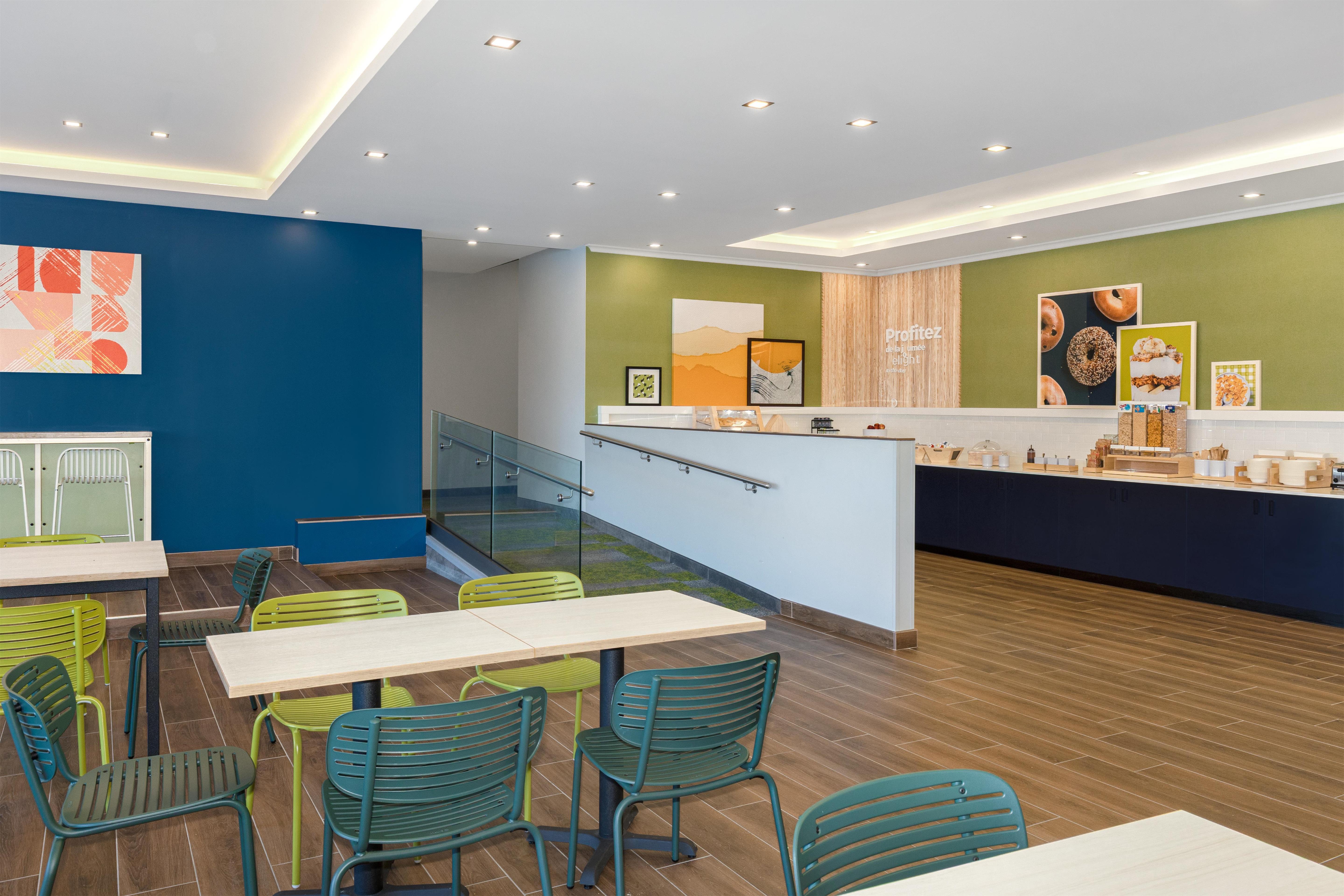 Spark by Hilton Montreal Midtown