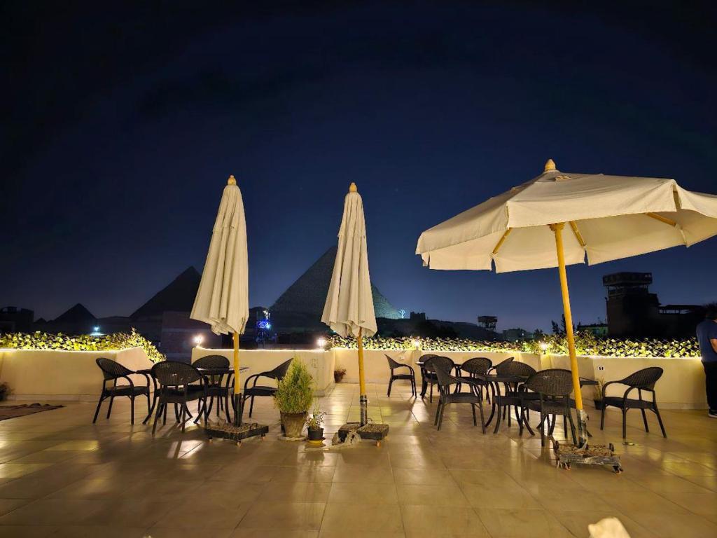 Hur Pyramids Inn