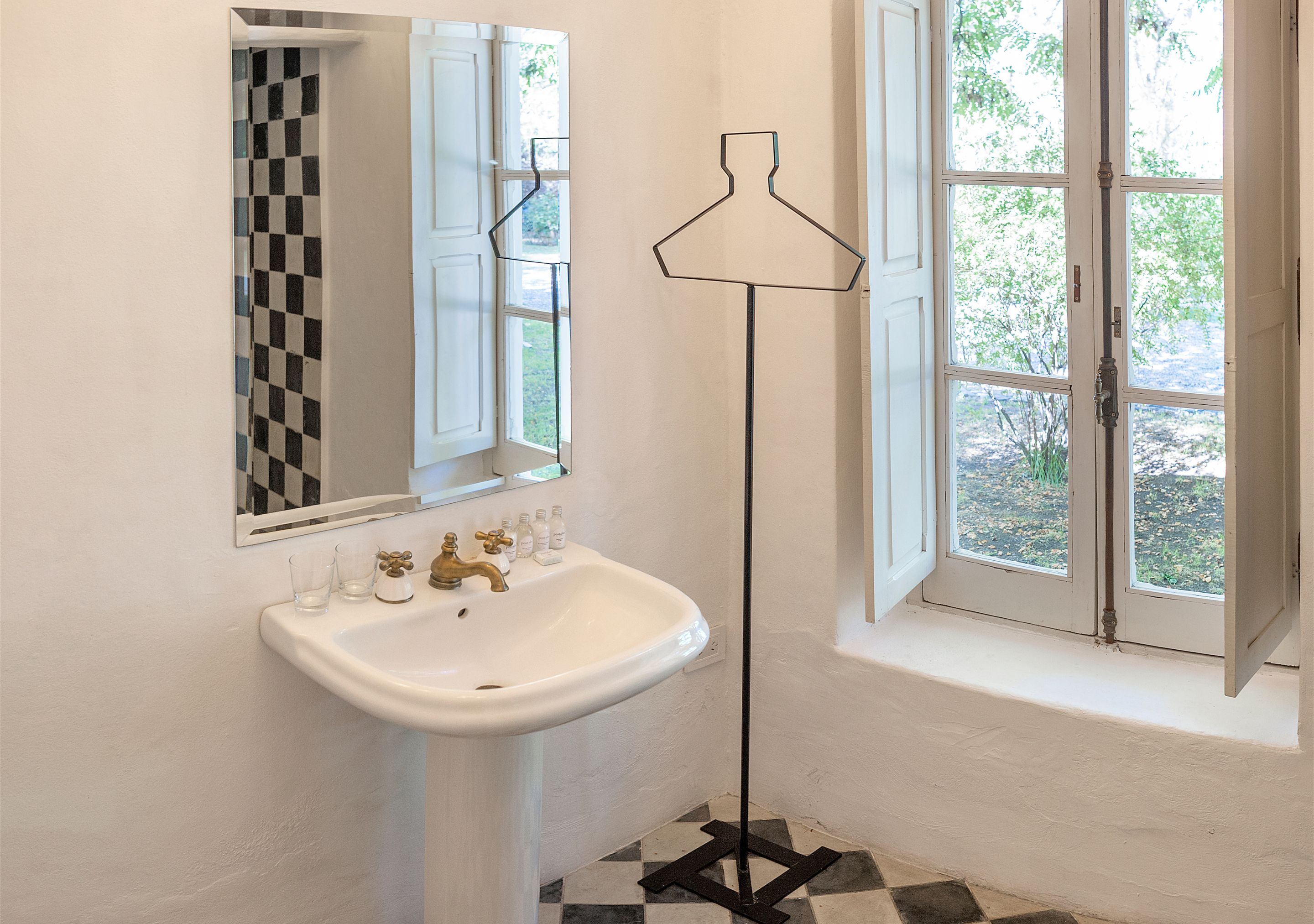 Postales by DOT Boutique by null