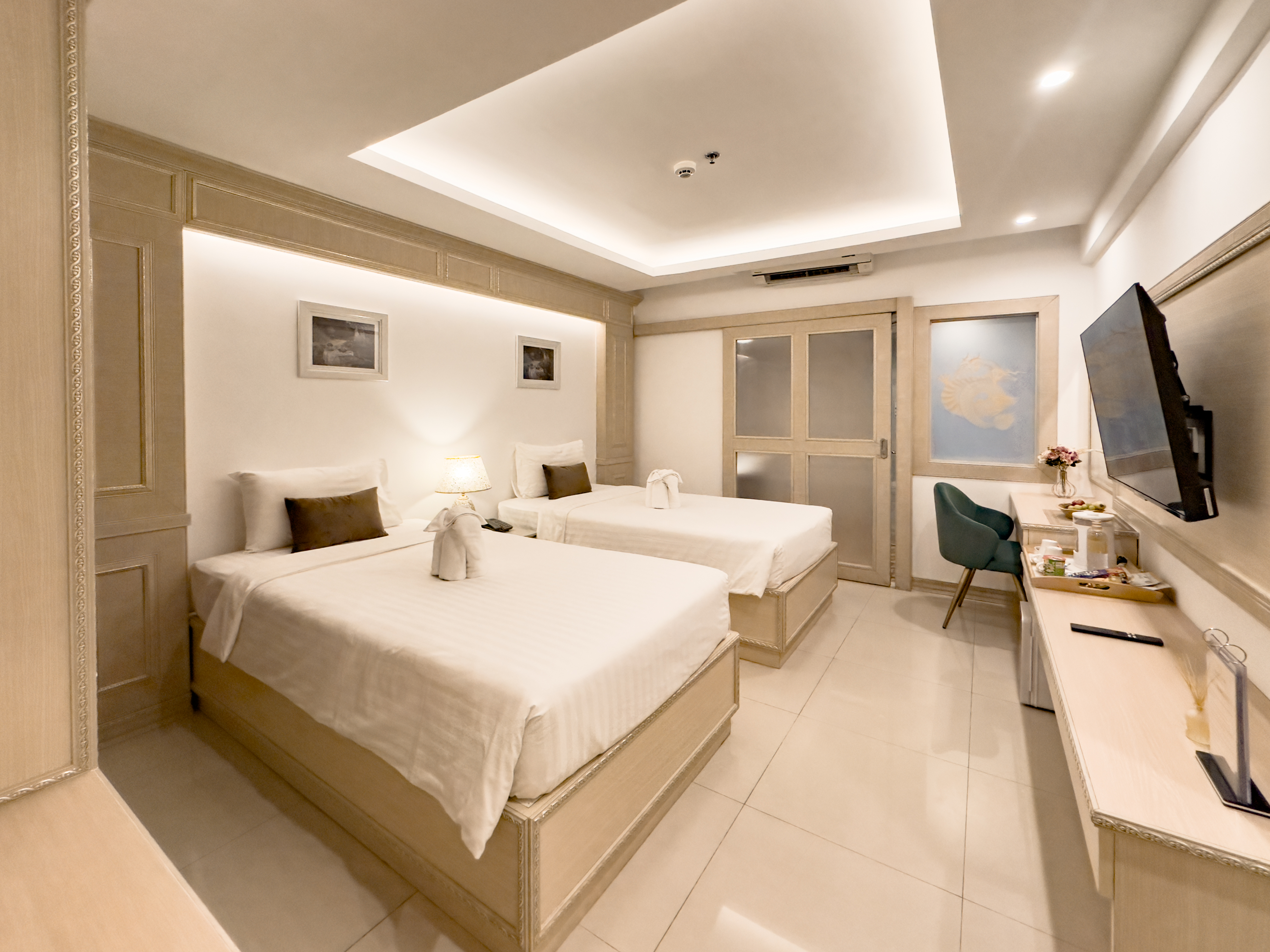 Golden Empire Suvarnabhumi Hotel